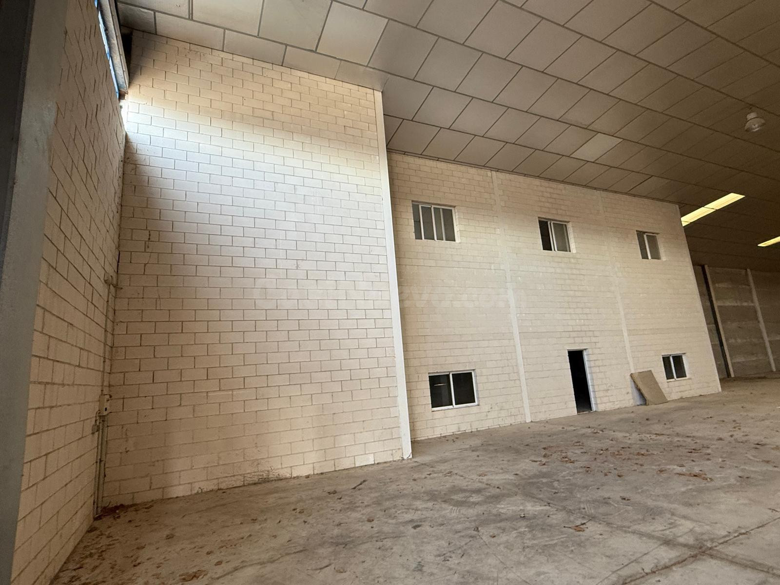 🏭 Nave industrial en venta/alquiler con excelentes caracterí - foto 4