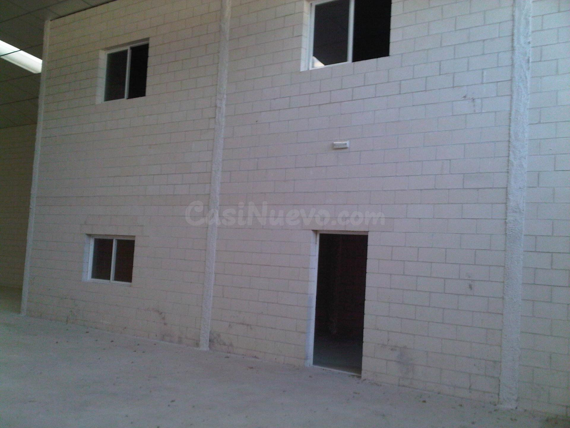Nave industrial adosada con buen acceso camión - foto 3