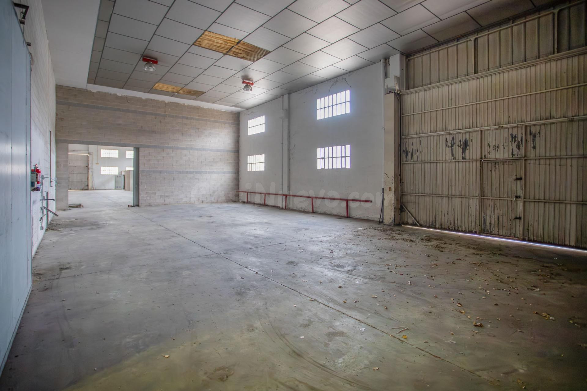 NAVE INDUSTRIAL EN POLIGONO RIU CLAR - foto 2