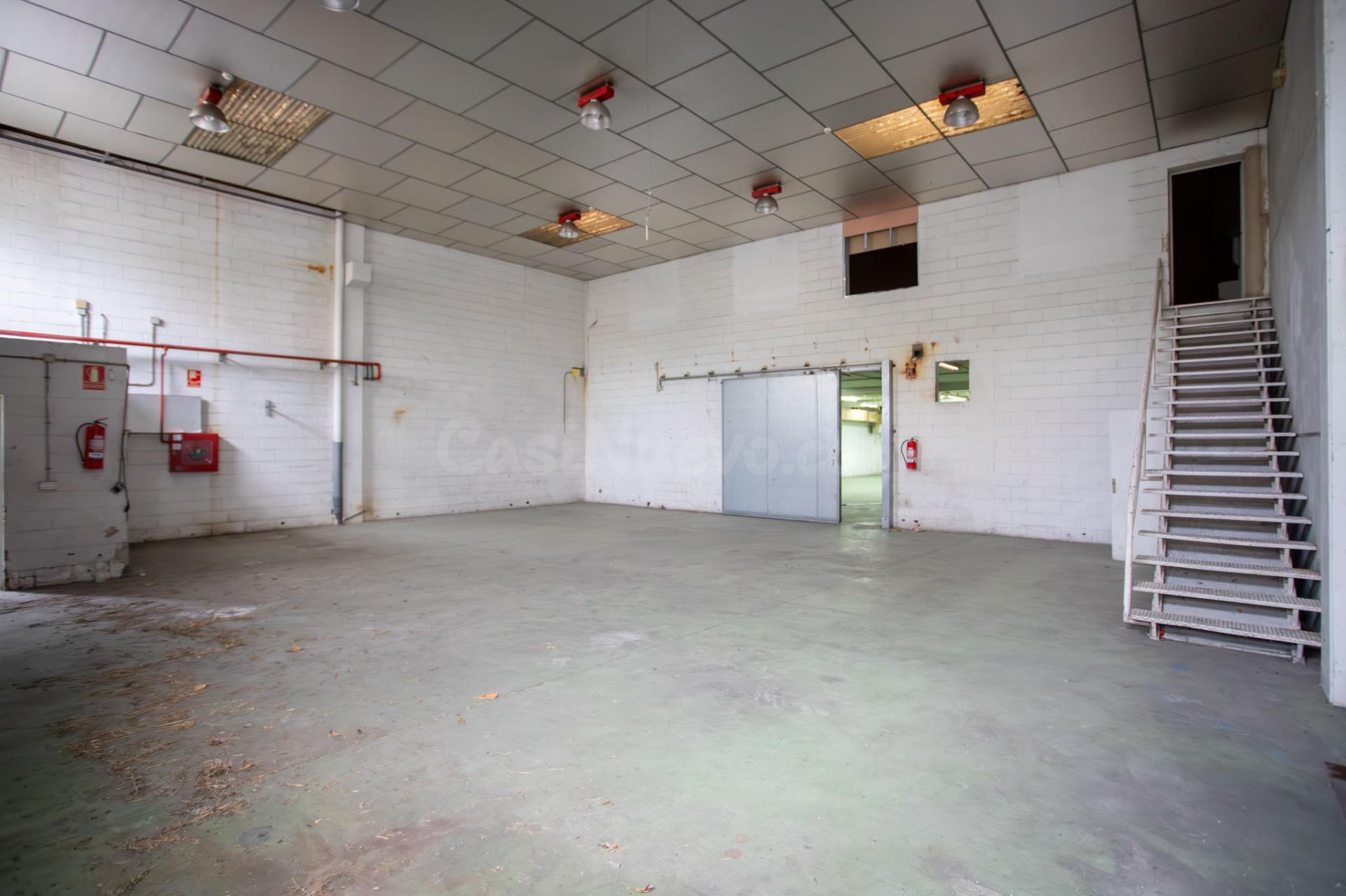 NAVE INDUSTRIAL EN POLIGONO RIU CLAR - foto 4
