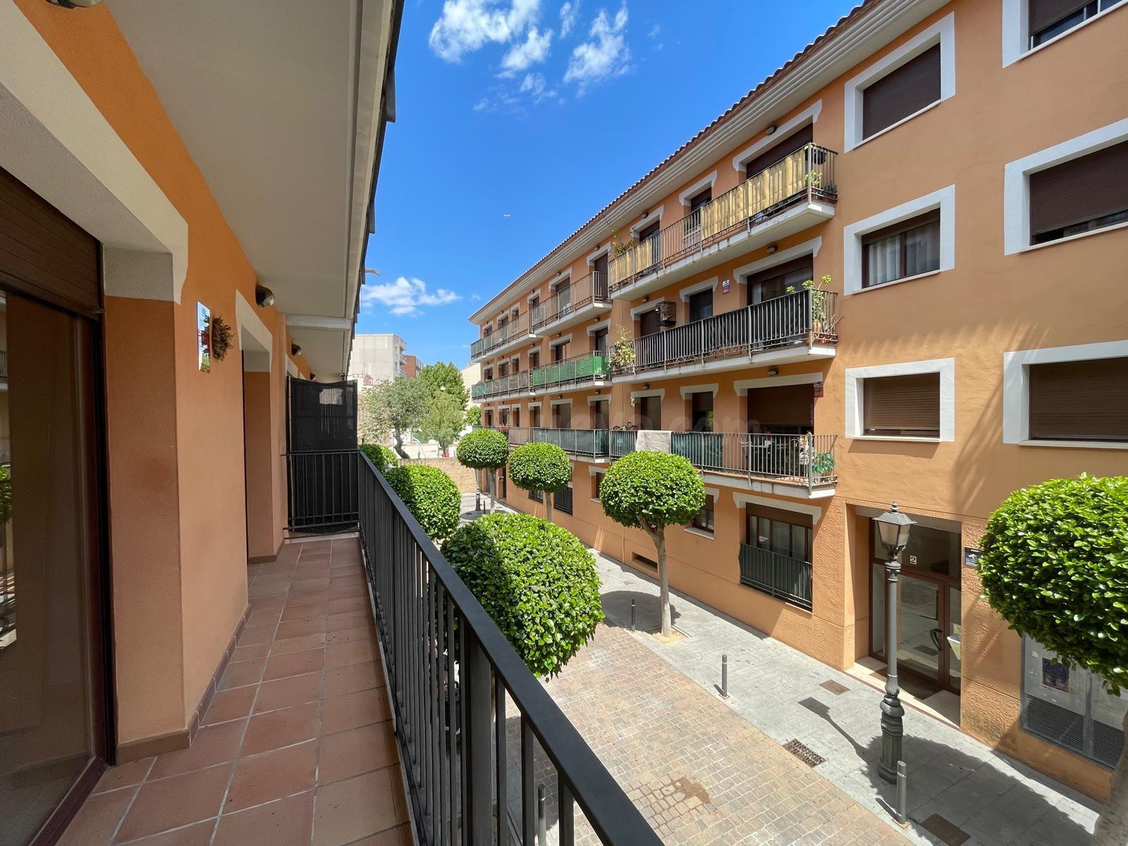 PISO EN CAMBRILS (ZONA PUEBLO). ( situación OCUPACIONAL ESPE - foto 2