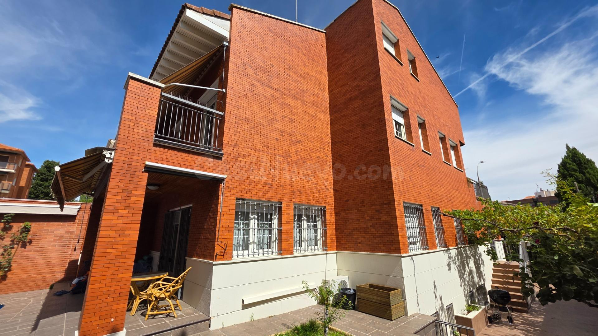 Chalet pareado mejor zona de Guadalajara capital - foto 2