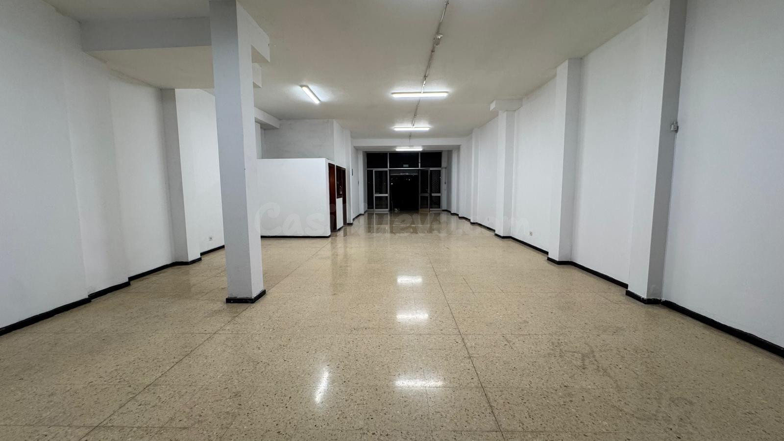 A LA VENTA LOCAL COMERCIAL TAMARACEITE