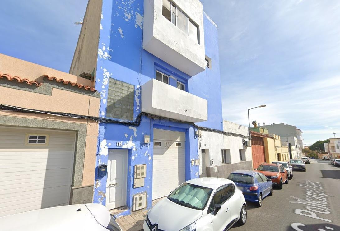 Amplio Almacén en Santa Lucía de Tirajana con Potencial para