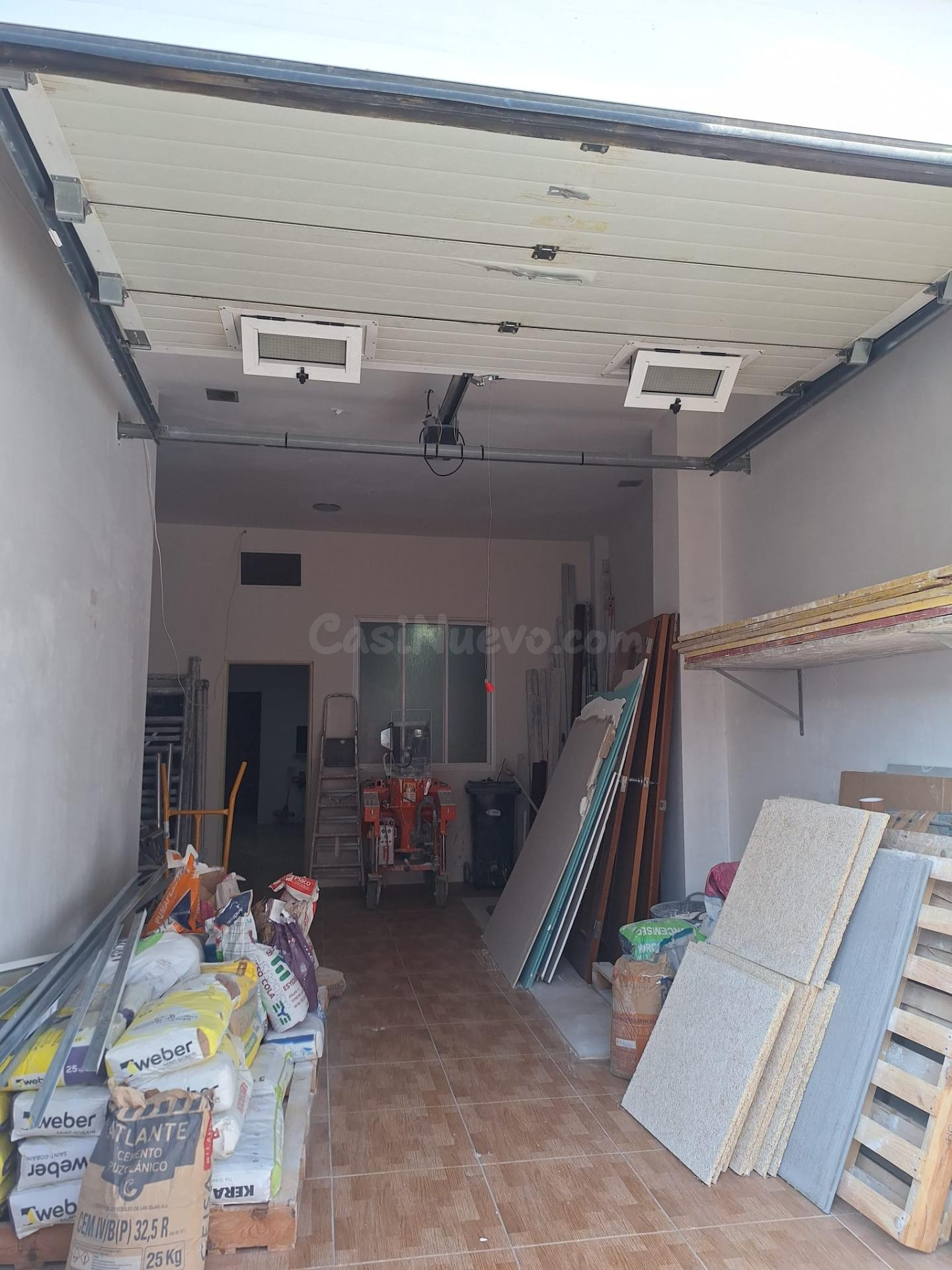 Amplio Almacén en Santa Lucía de Tirajana con Potencial para - foto 3
