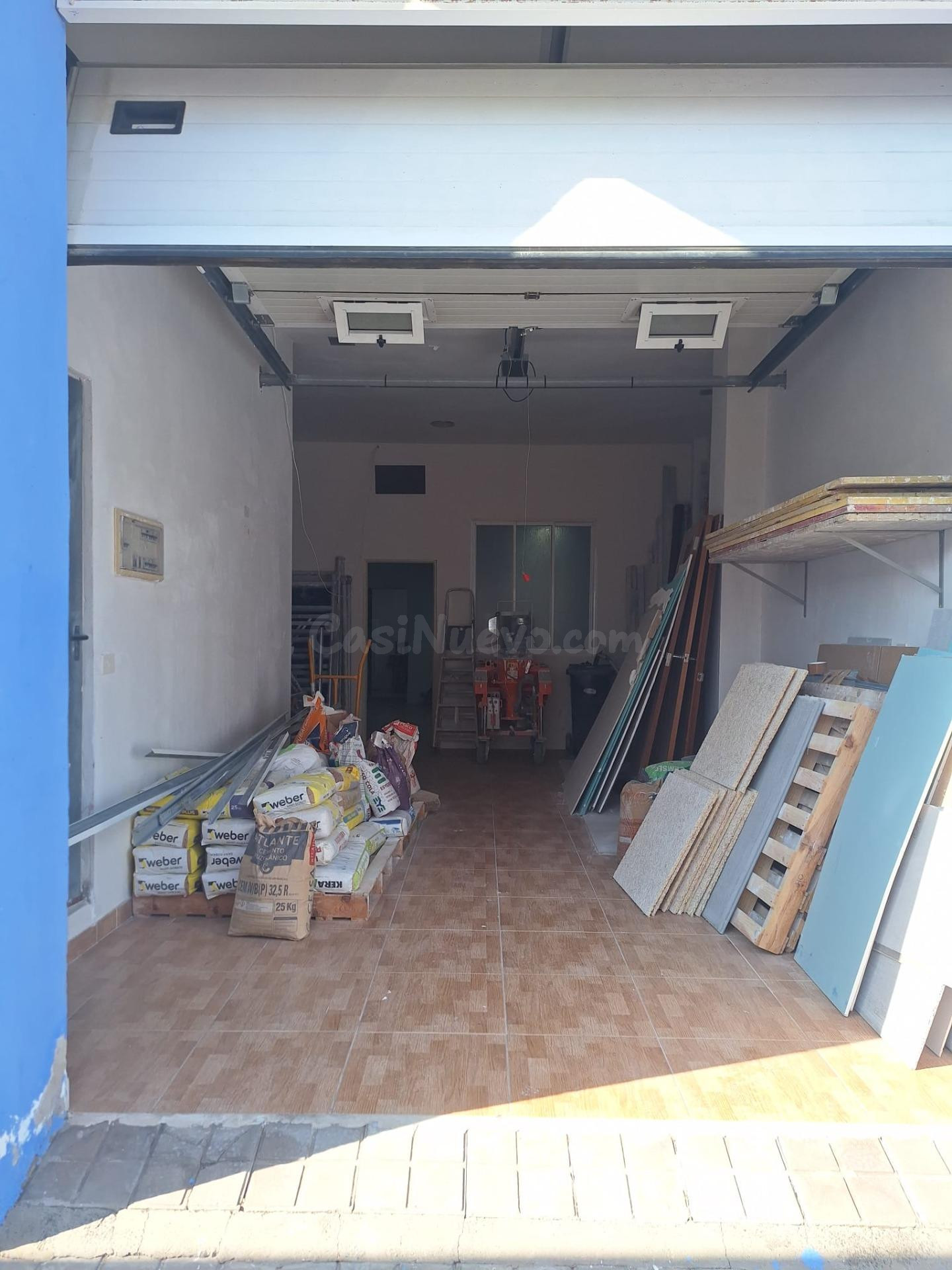 Amplio Almacén en Santa Lucía de Tirajana con Potencial para - foto 4