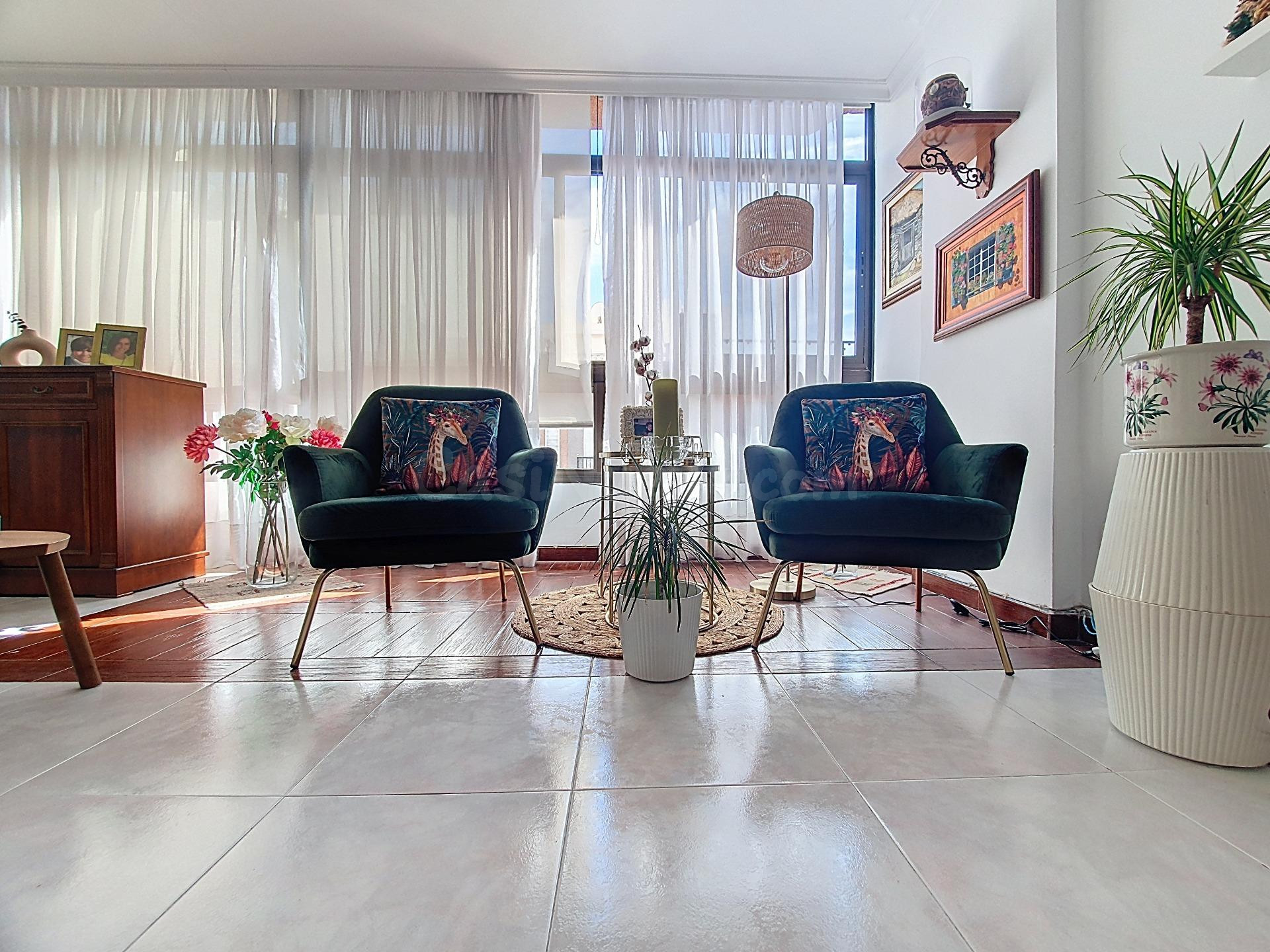 Piso luminoso y amplio en calle Albareda, una vivienda espec