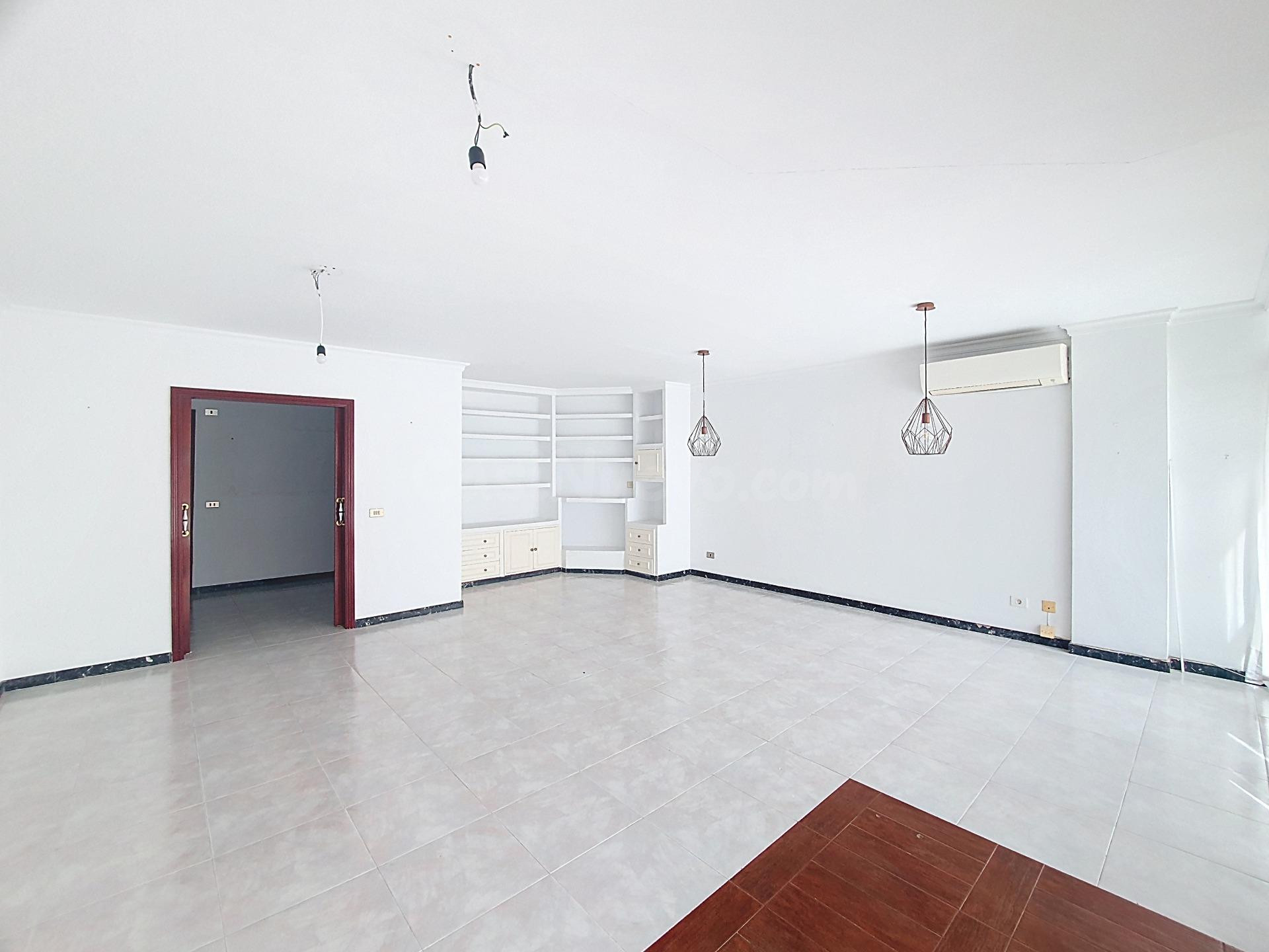 Piso luminoso y amplio en calle Albareda, una vivienda espec - foto 4