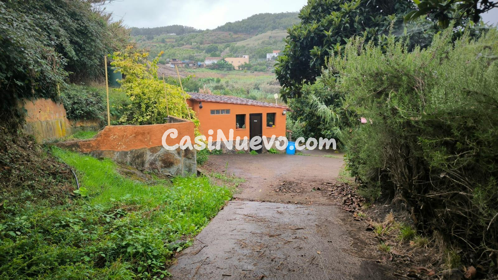 FINCA DE 15.000 M2 CON CASA RURAL