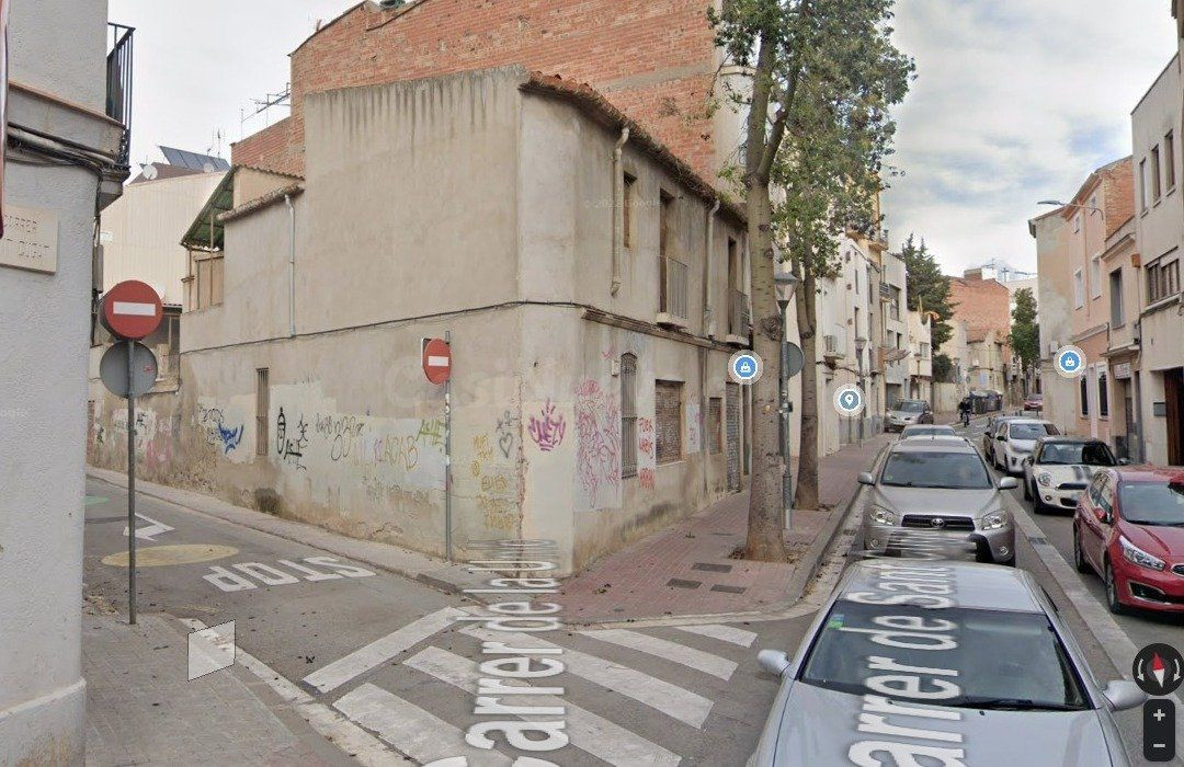 CASA CANTONERA EN EL CENTRO DE SABADELL PARA CONSTRUÏR