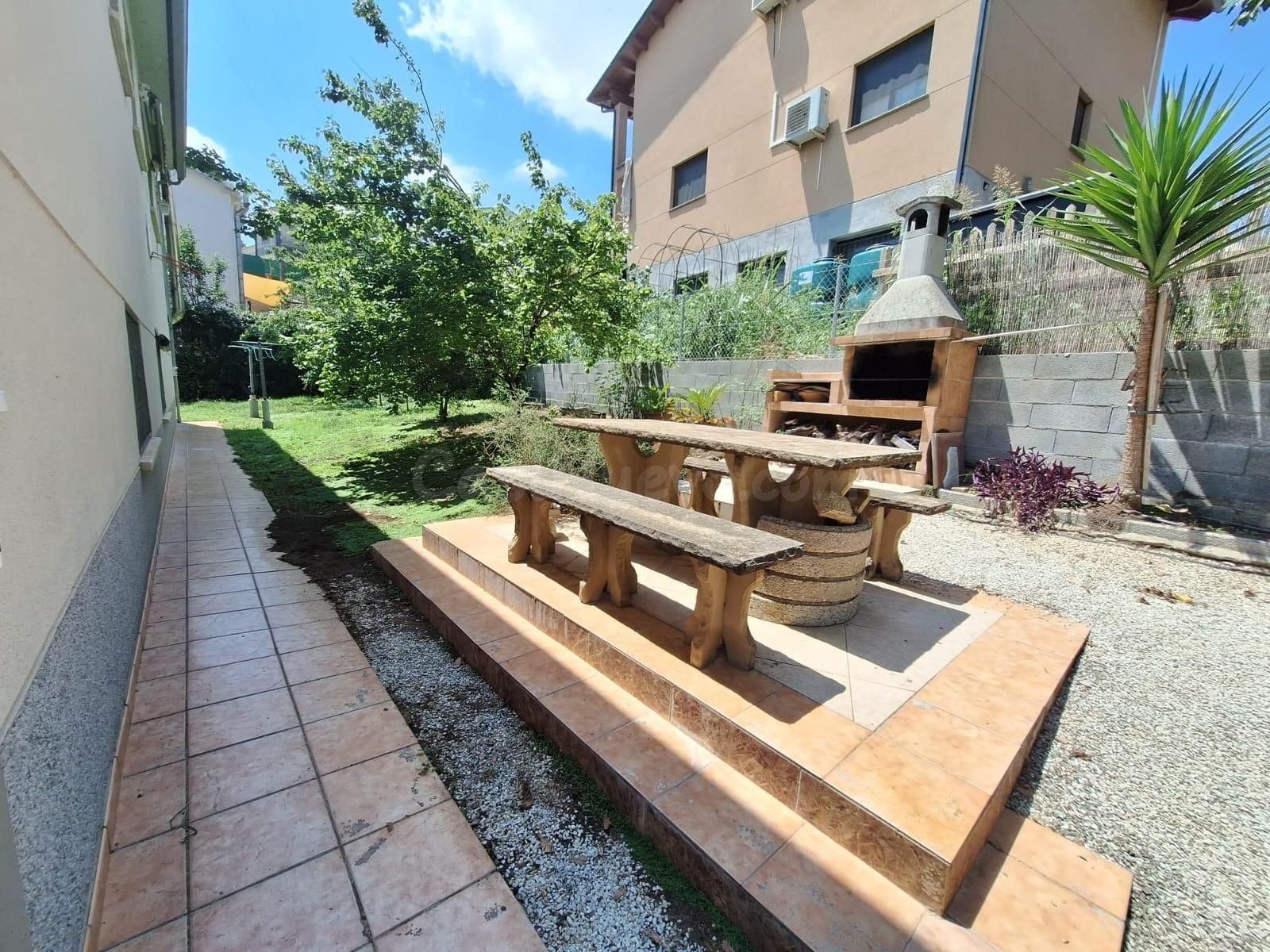CASA A 4 VIENTOS CON GARAGE, Y POZO