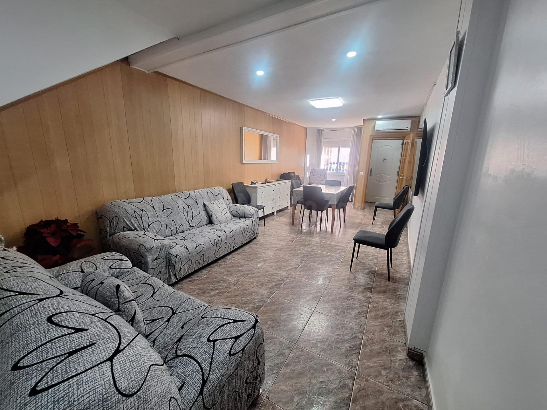 Preciosa casa con terraza en el centro de Torreromeu