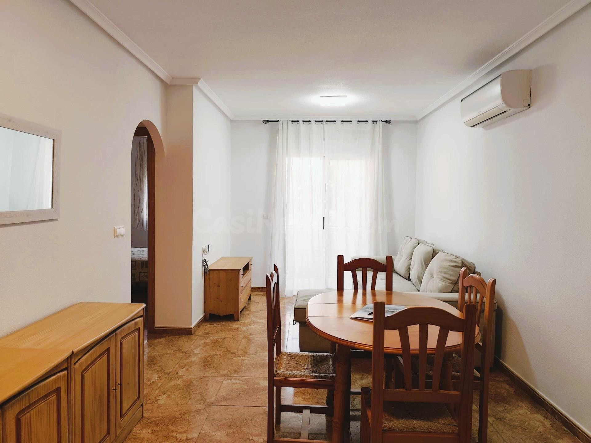 Luminoso apartamento con piscina y garaje cerca del Parque de las Naciones en Torrevieja