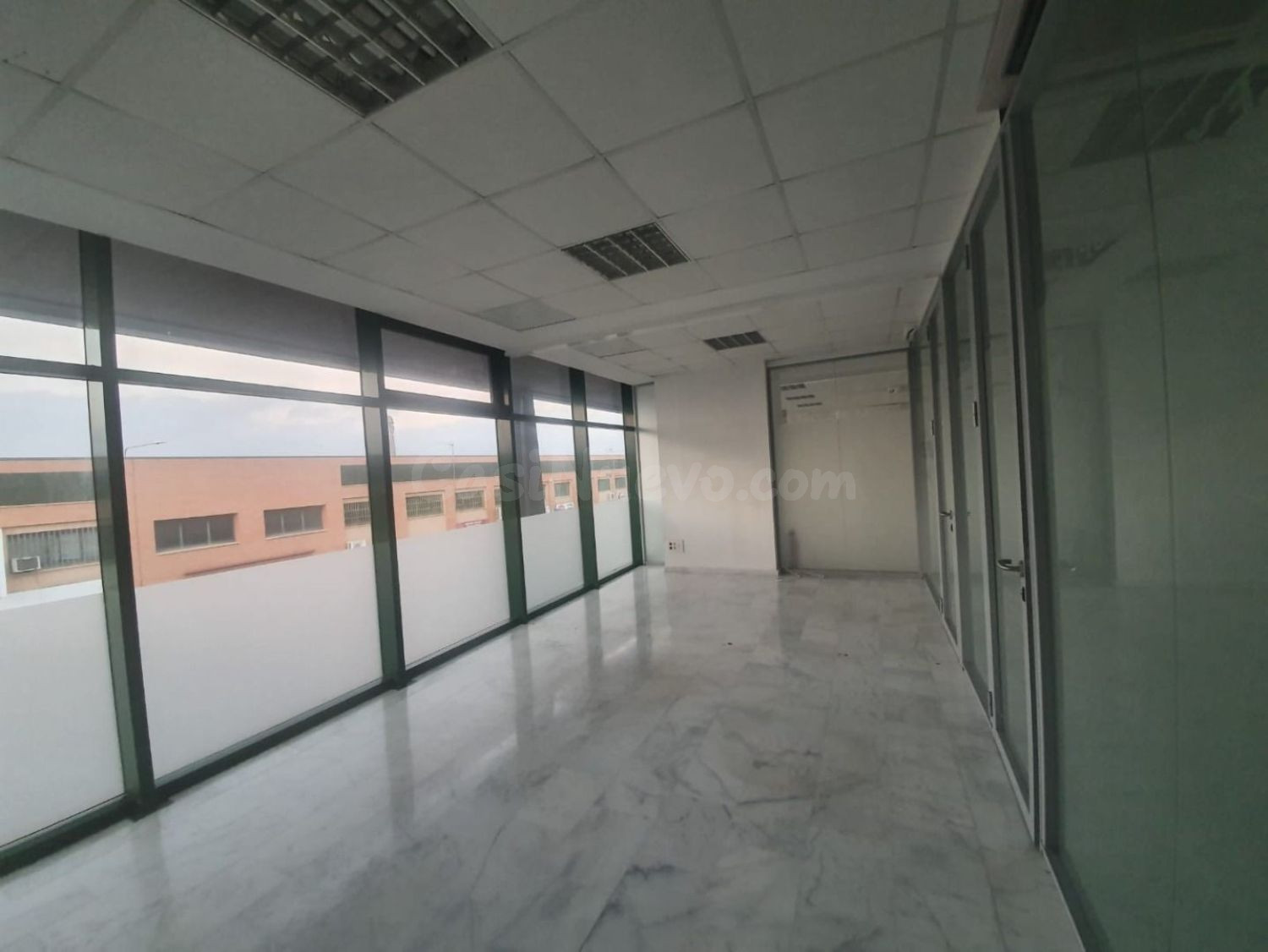 OFICINA DISPONIBLE ZONA SANTA JUSTA-AEROPUERTO