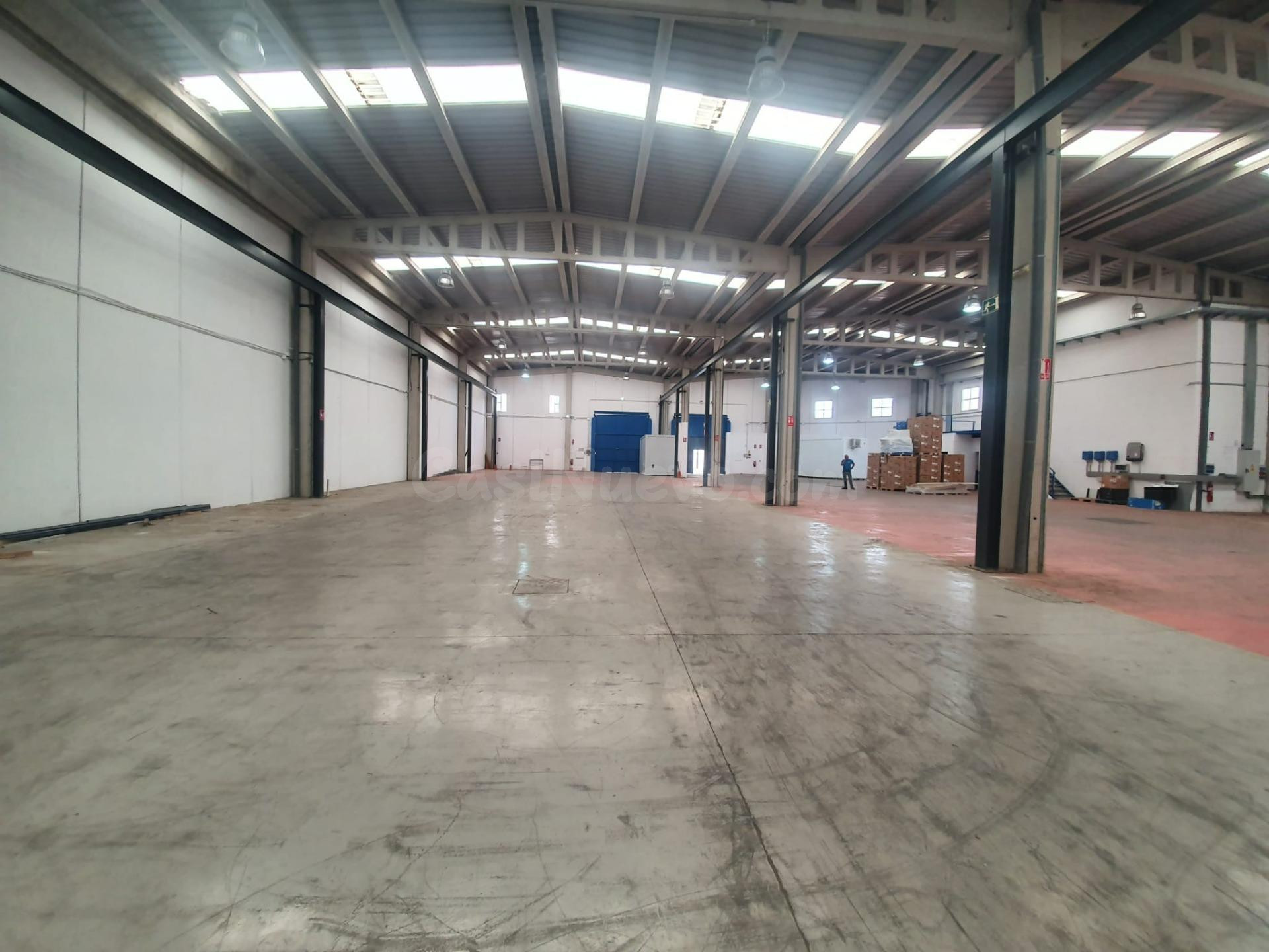 NAVE EN VENTA EN RENTABILIDAD