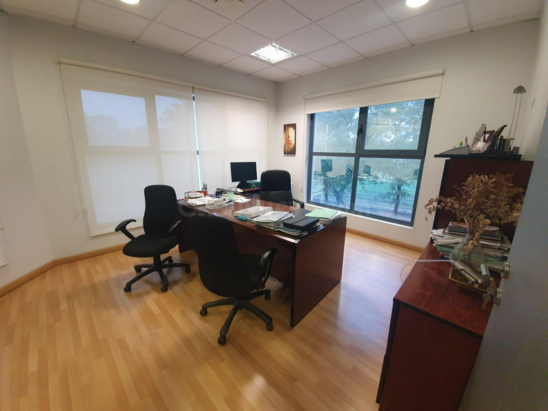 ESTUPENDO EDIFICIO CON ALMACÉN Y OFICINAS EN POLÍGONO COMERCIAL