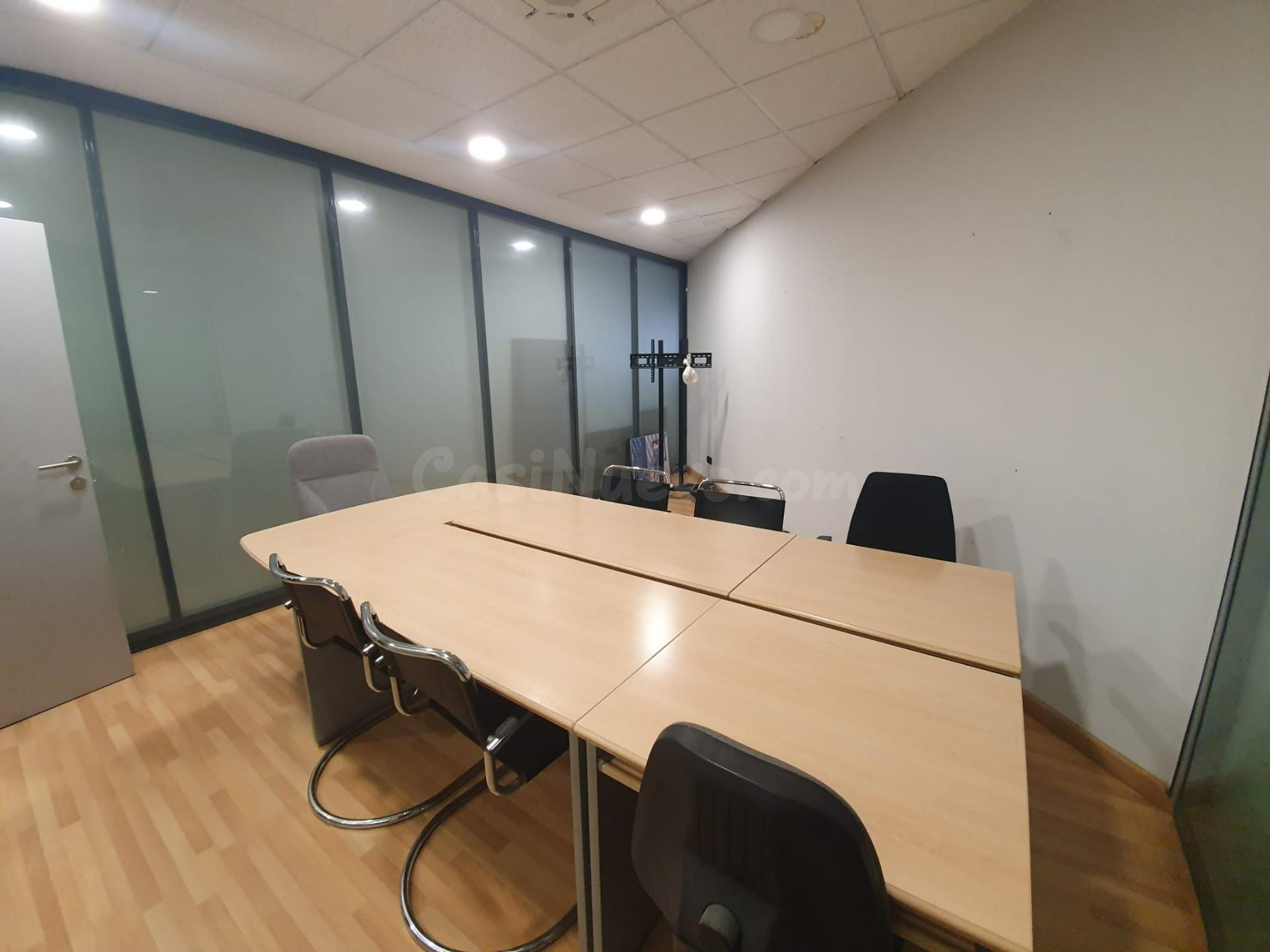 ESTUPENDO EDIFICIO CON ALMACÉN Y OFICINAS EN POLÍGONO COMERCIAL - foto 3