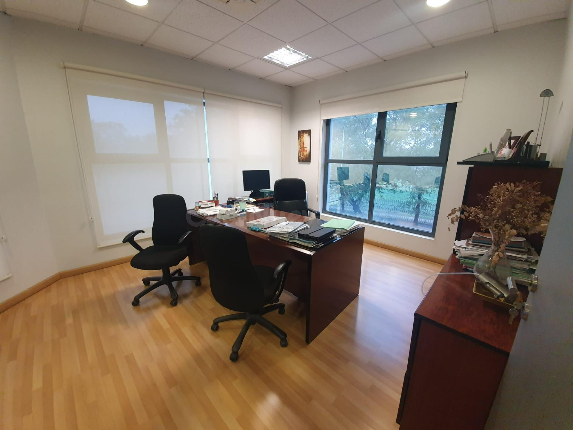 ESTUPENDO EDIFICIO CON ALMACÉN Y OFICINAS EN POLÍGONO COMERCIAL - foto 4