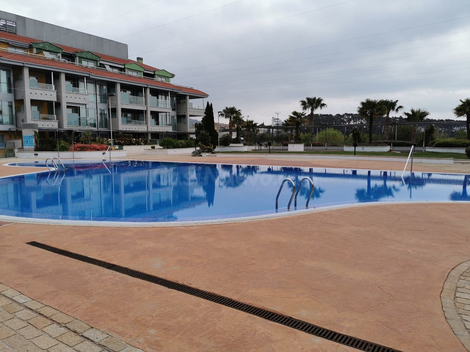 EN VENTA PISO EN PORTONOVO PARA ENTRAR A VIVIR CON 2 DORMITORIOS, 2 BAÑOS, TERRAZA,TRASTERO Y GARAJE