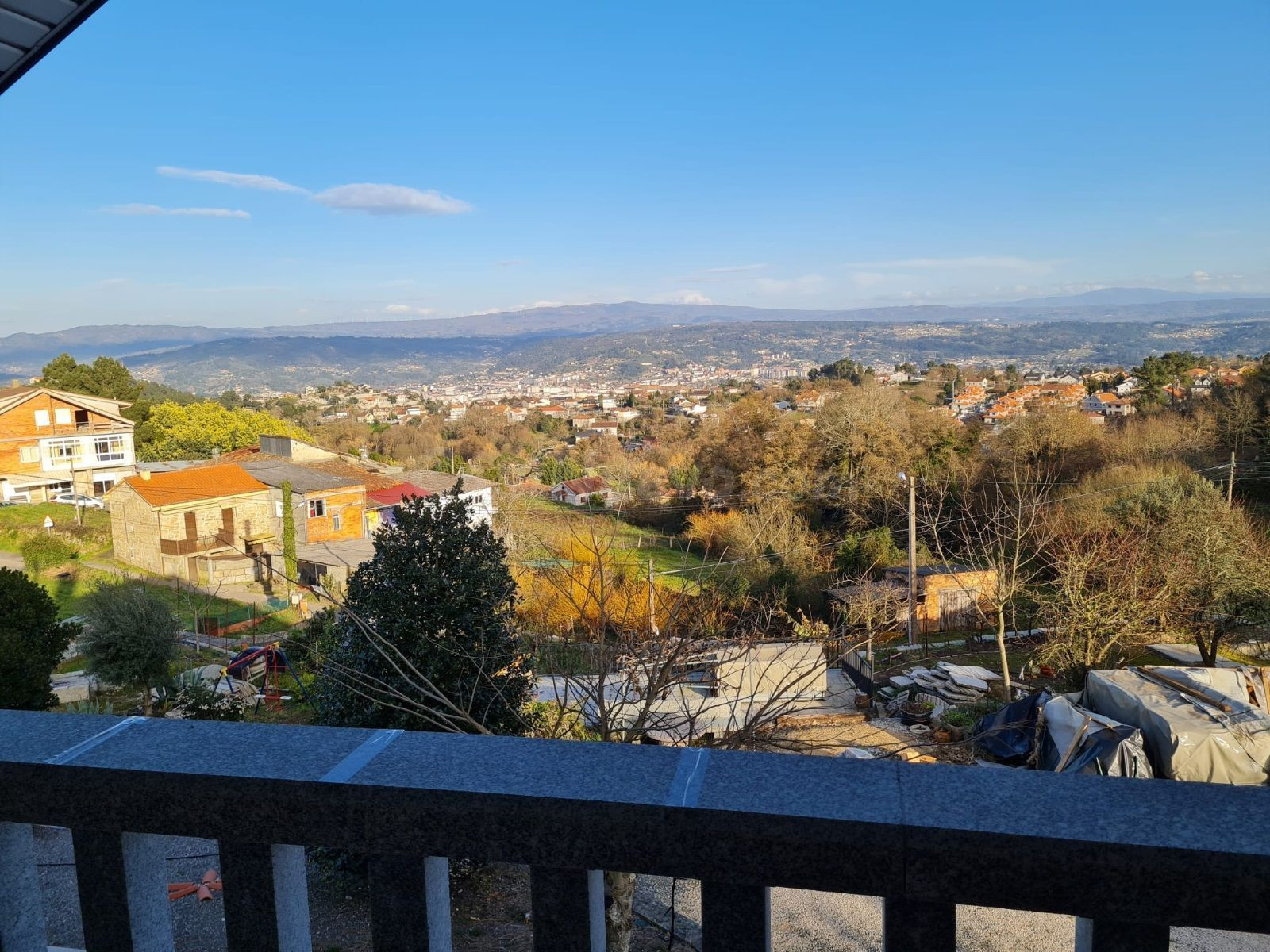 Venaver pone a su disposición Chalet en venta con impresionantes vistas a la ciudad de Ourense.