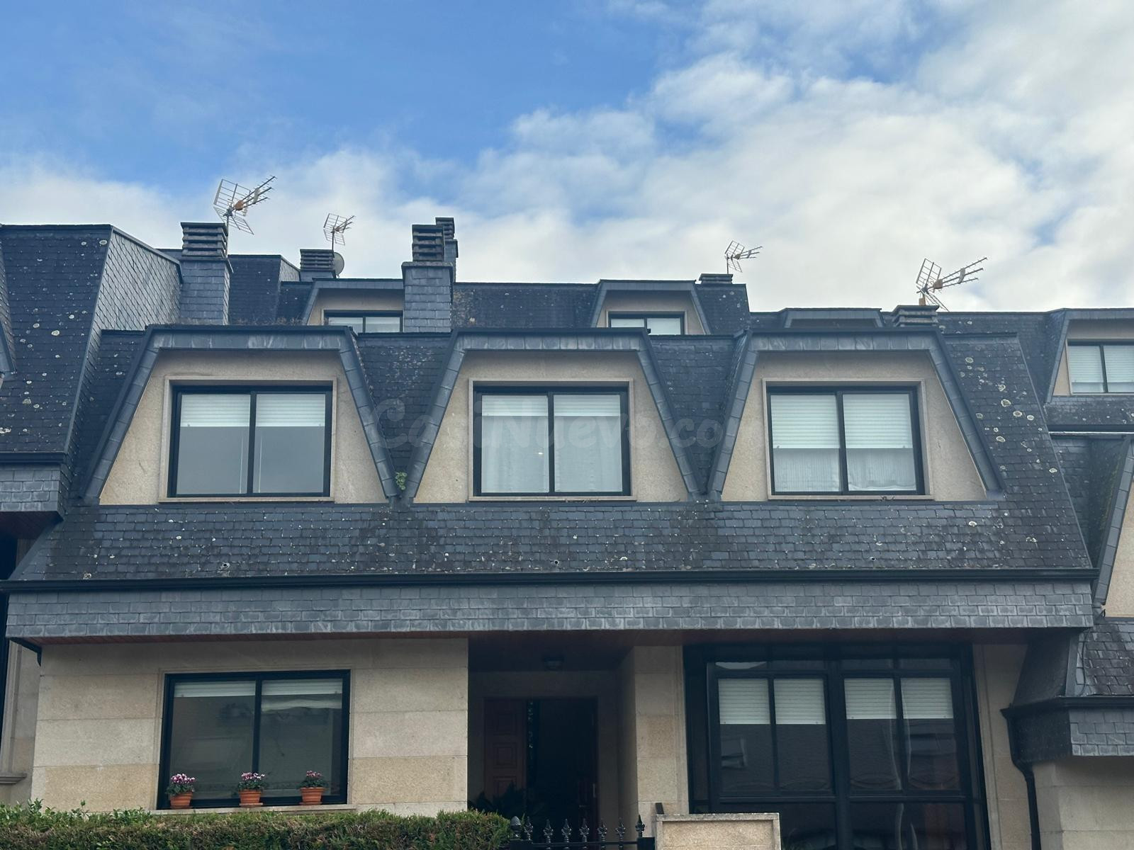 venta de chalet adosado en pleno centro de la ciudad