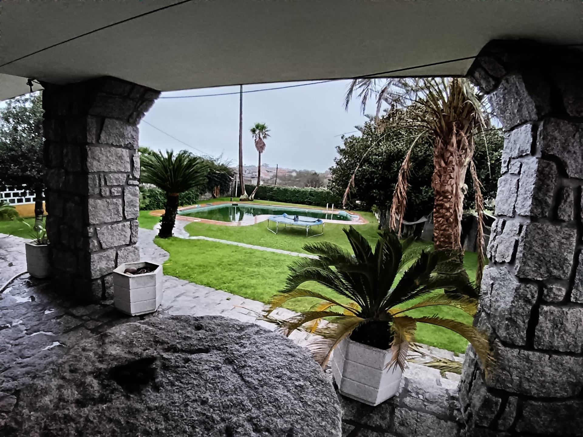 CHALET ESPECTACULAR CON PISCINA EN CAMBADOS