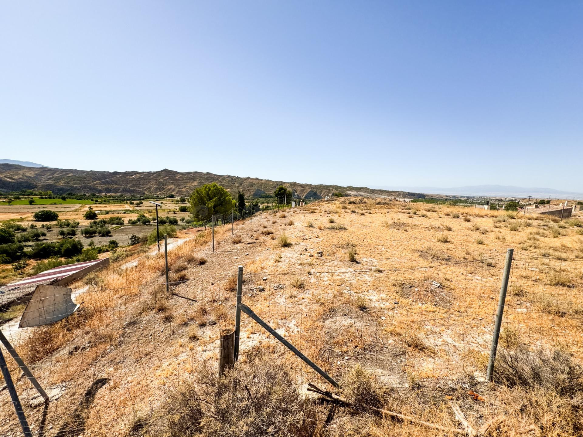 SE VENDE SOLAR EN LOS OLIVOS, CASTILLÉJAR (GRANADA)