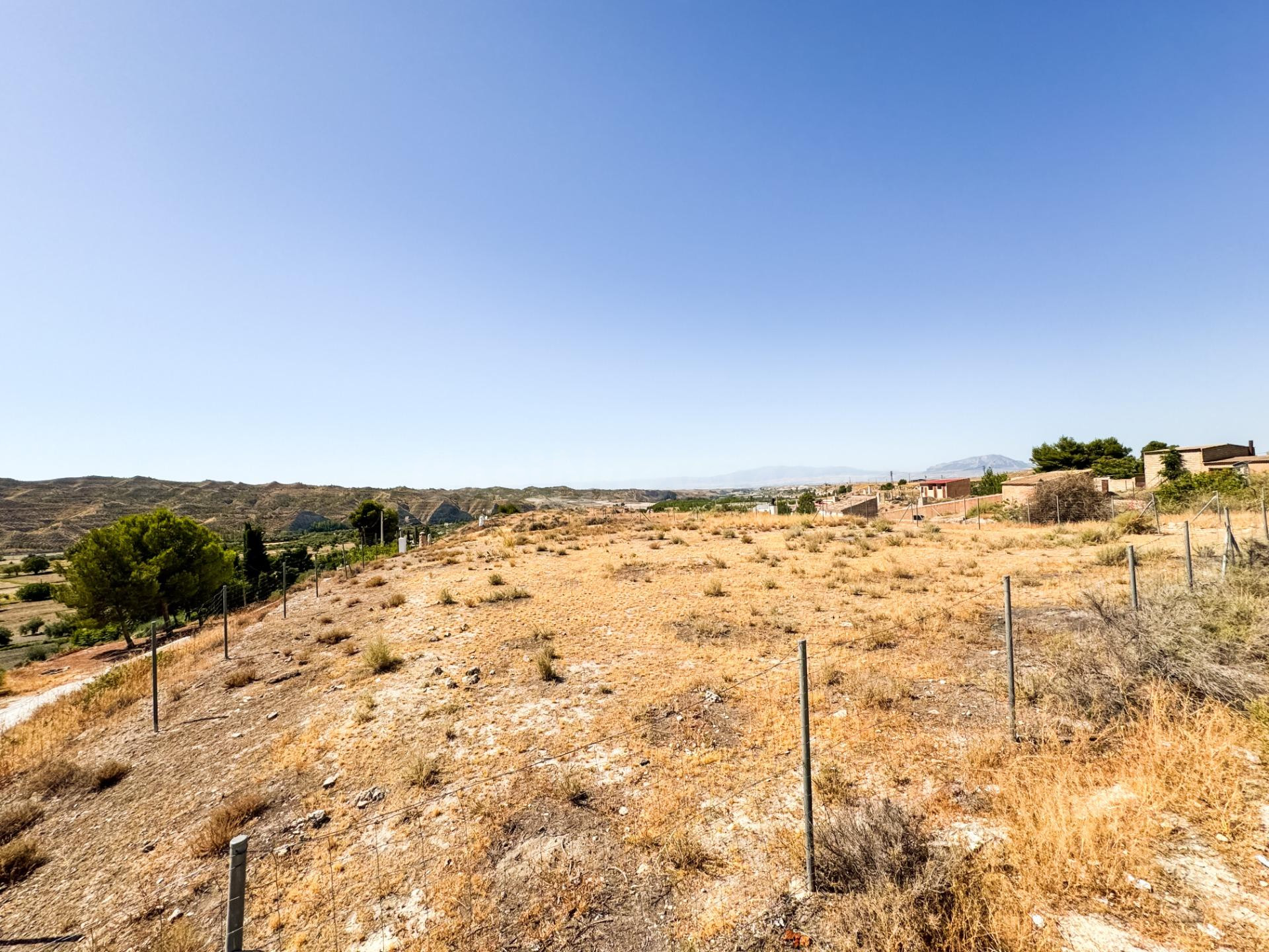 SE VENDE SOLAR EN LOS OLIVOS, CASTILLÉJAR (GRANADA) - foto 2