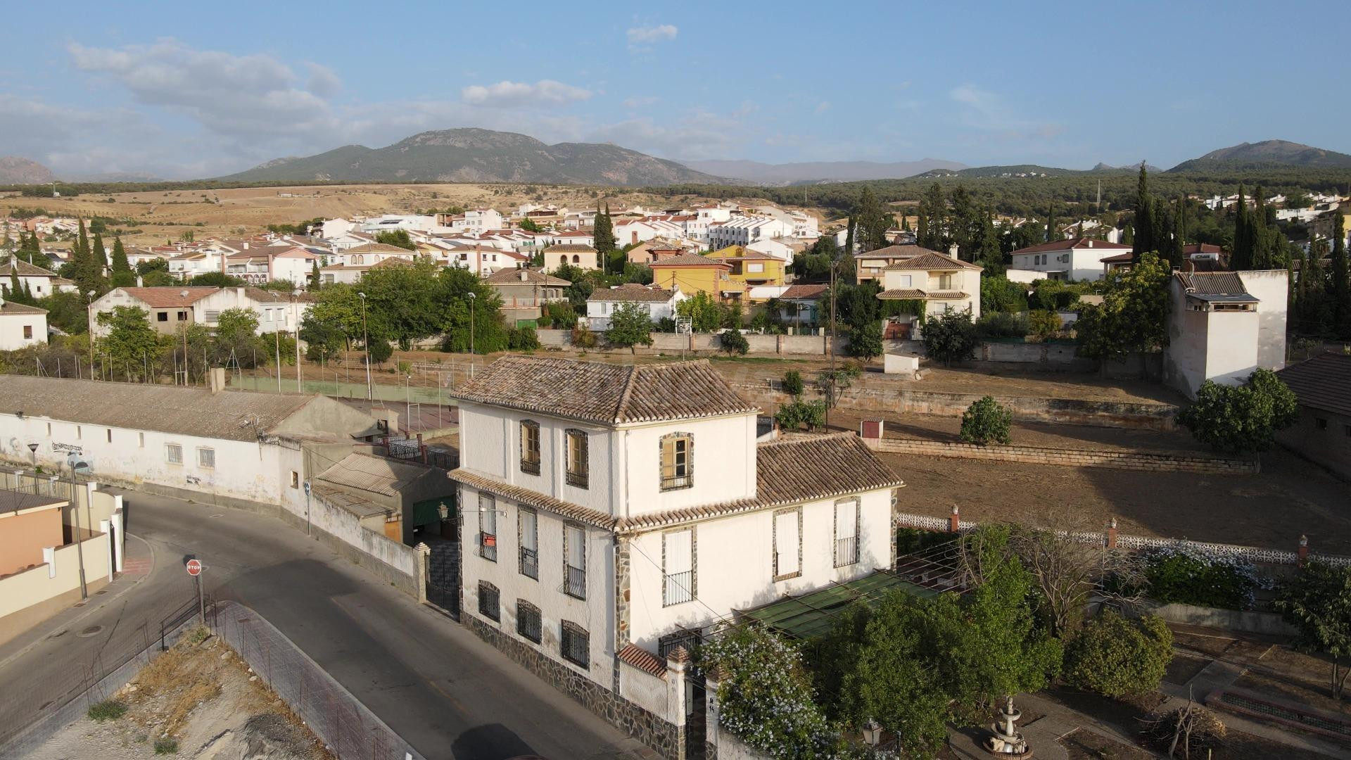 ¡Oportunidad Única para Inversores y Constructoras en La Zubia!