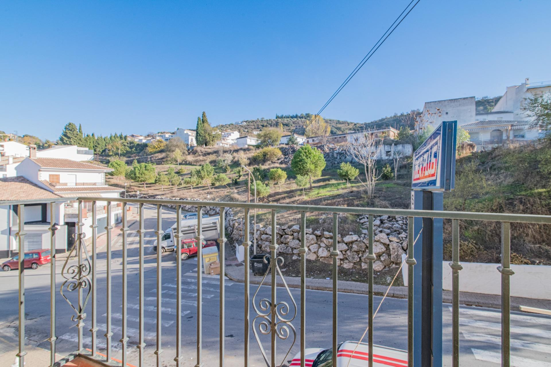 Amplio piso en Montefrío. - foto 4