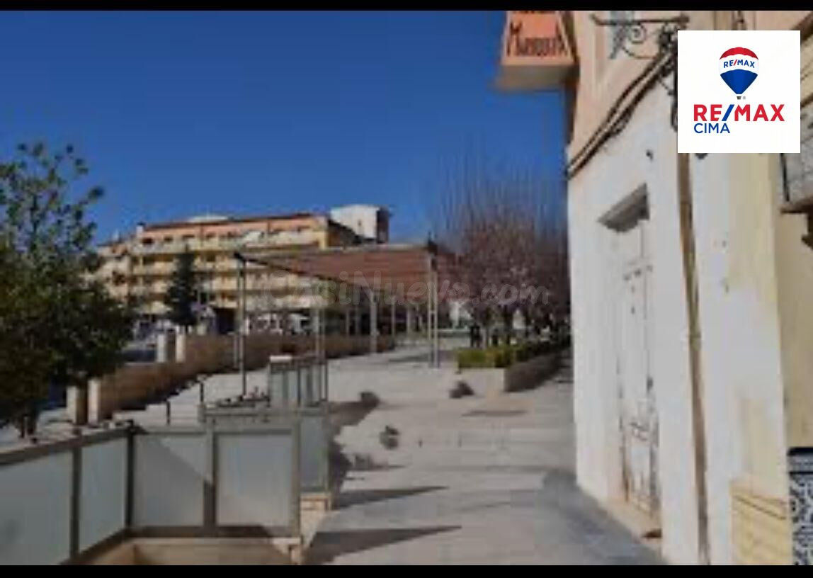 GRAN OPORTUNIDAD DE INVERSIÓN EN EL CENTRO DE BAZA