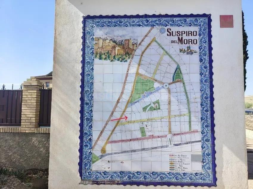 🌿 ¡Construye tu futuro en Urbanización Suspiro del Moro, entorno único en Otura! 🌄
