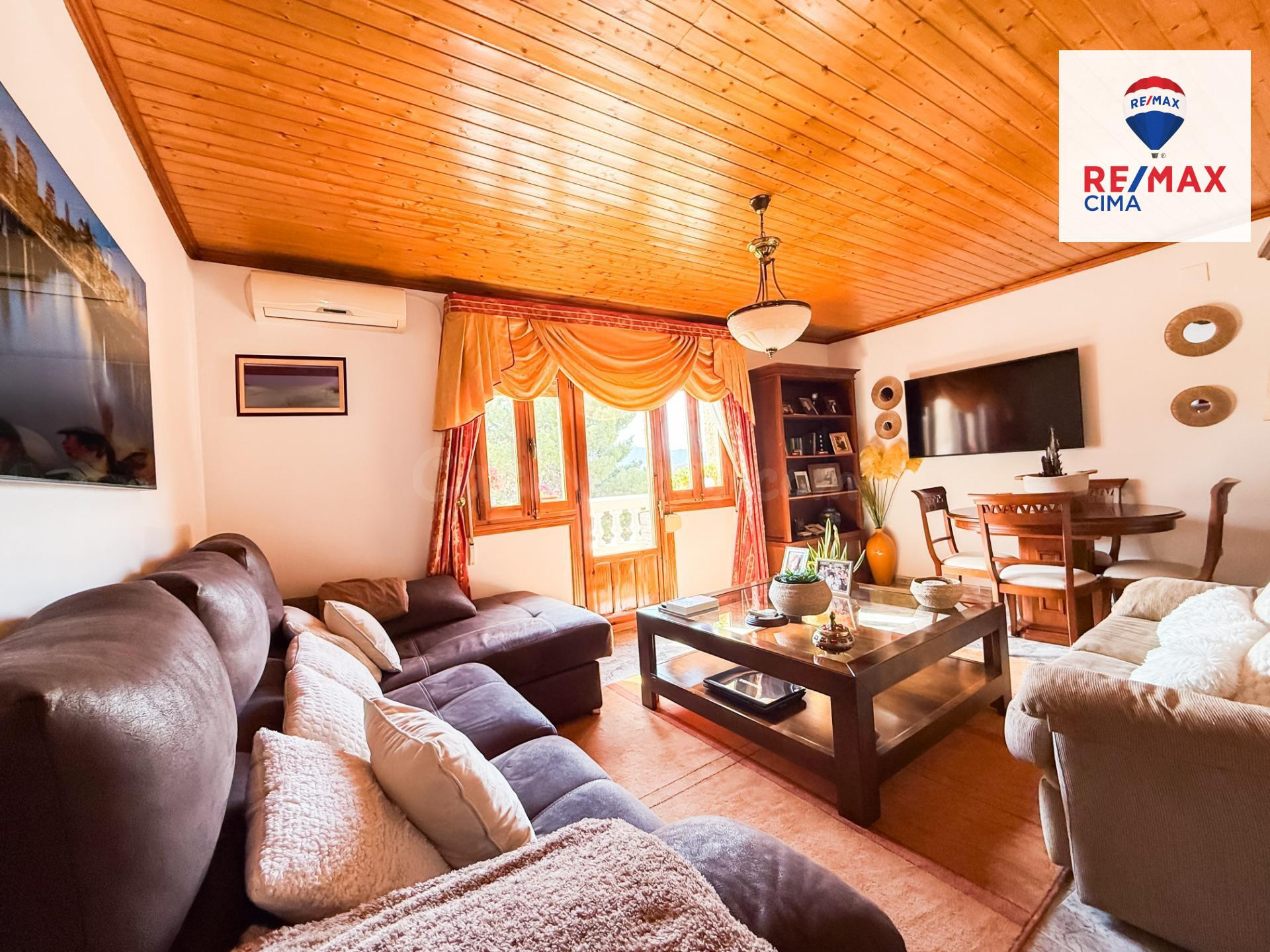 SE VENDE ESPECTACULAR CHALET EN CÚLLAR BAZA