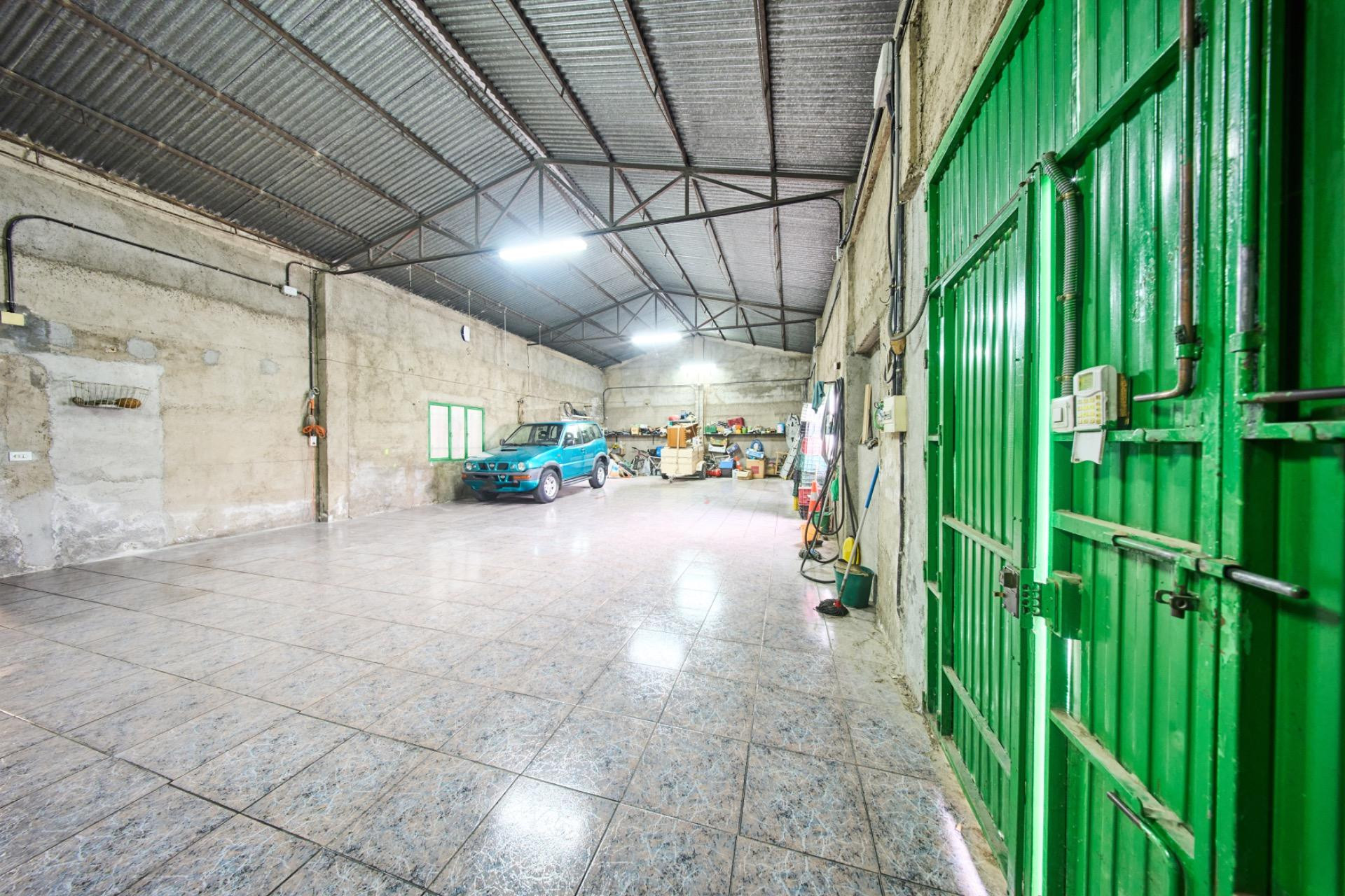NAVE EN PINOS PUENTE - foto 3