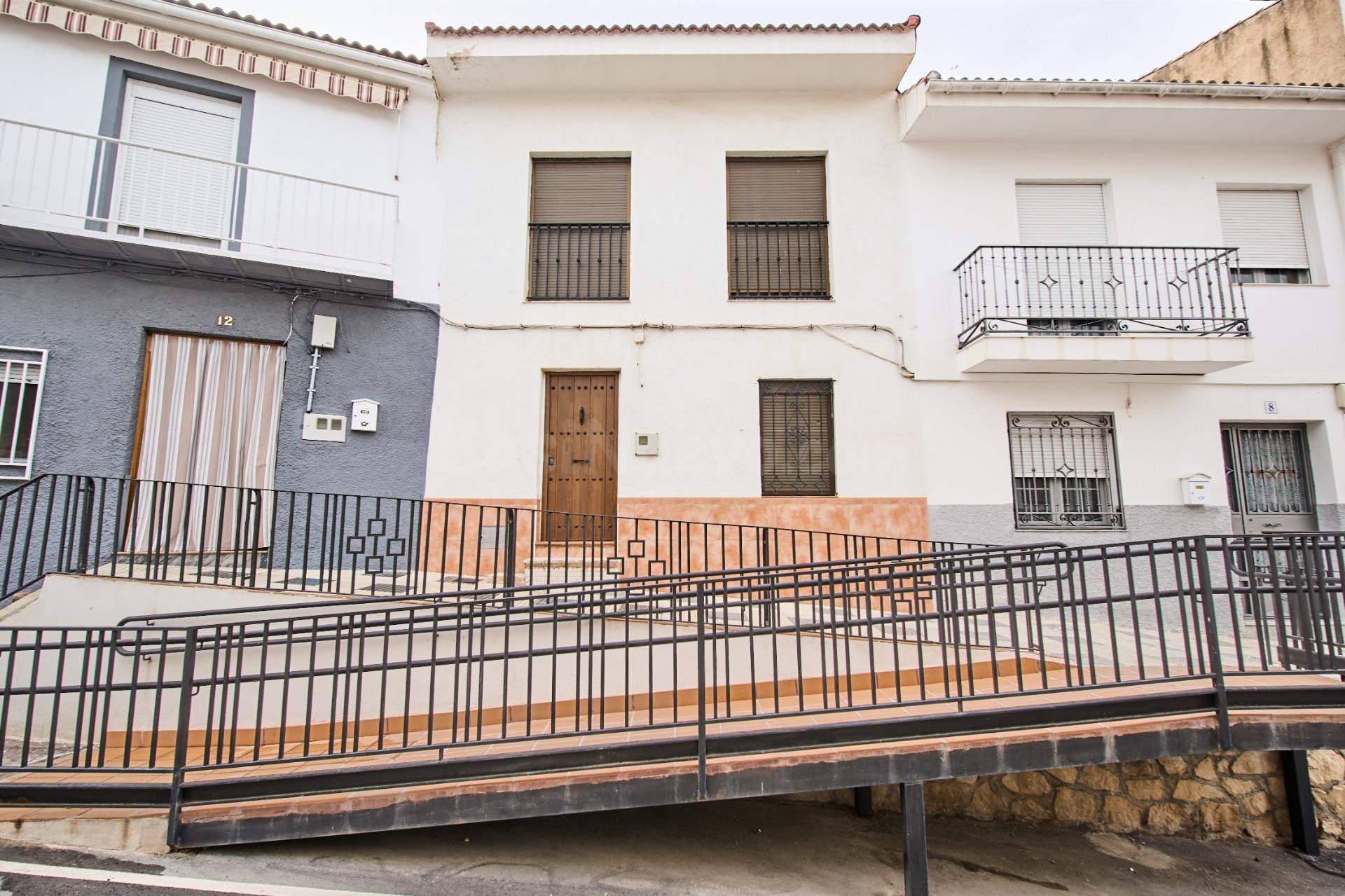 CASA CAMPILLO DE ARENAS