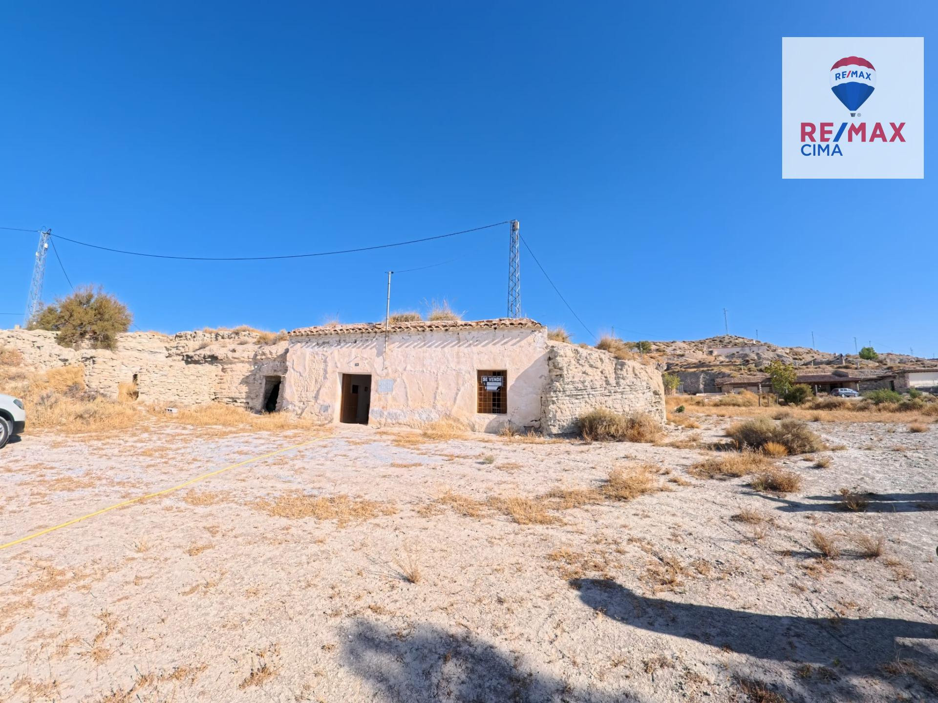🌿 EXCLUSIVA FINCA CON CUEVA HABITABLE EN BENAMAUREL – GRANADA