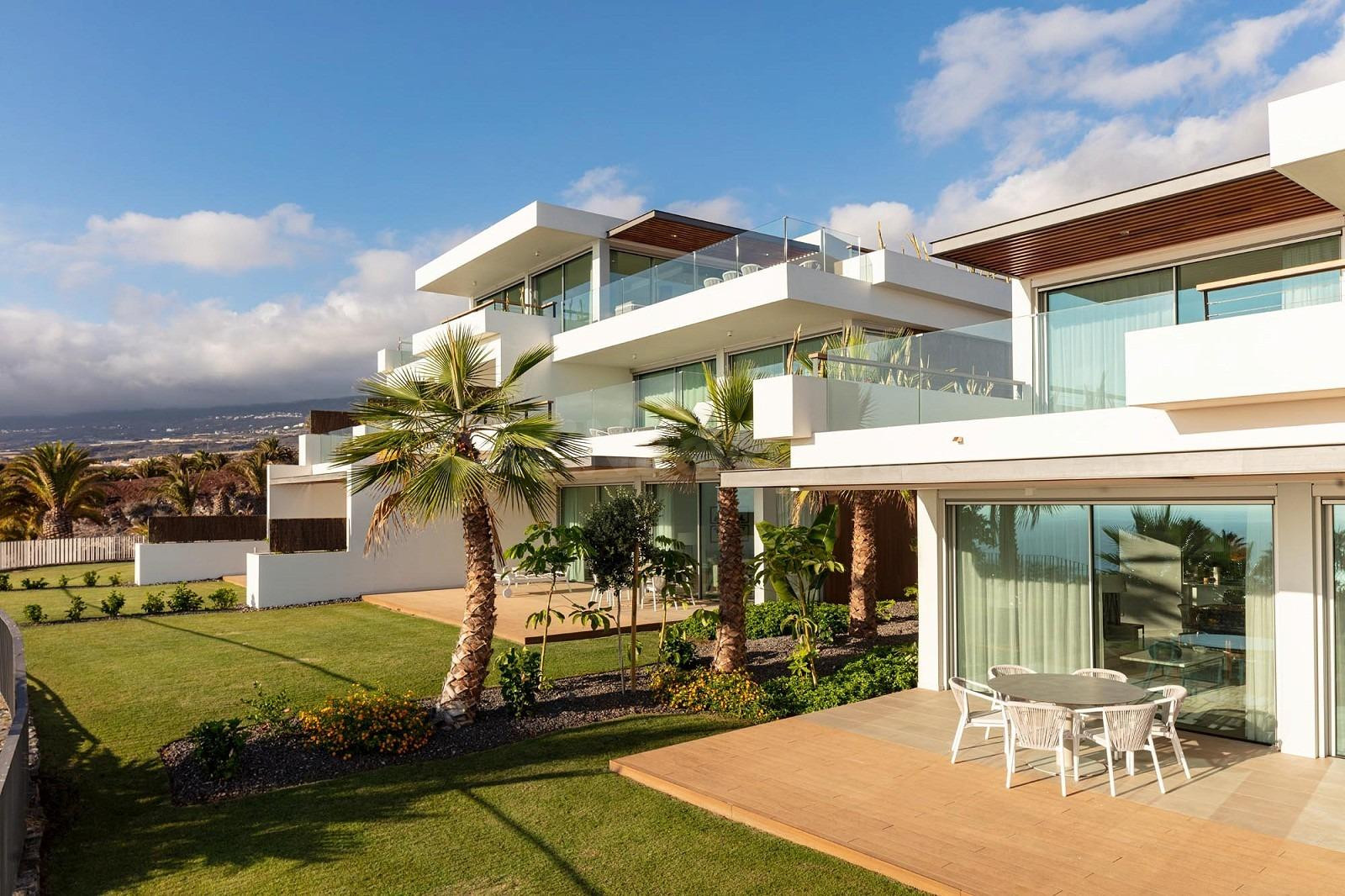 Apartamentos de Lujo - 2 dormitorios, con terraza y jardín privado - Guía de Isora