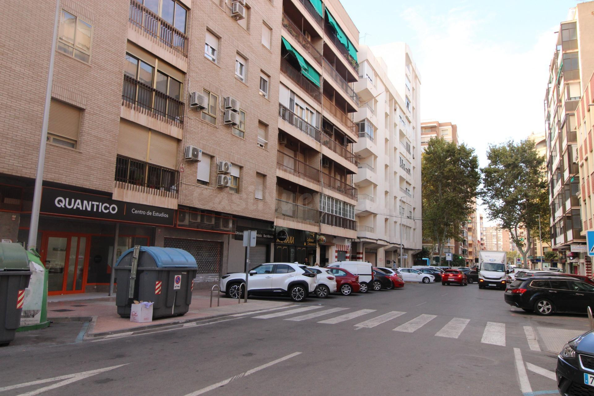 🏬 Alquiler de Locales Comerciales en Alfonso XIII, Cartagena