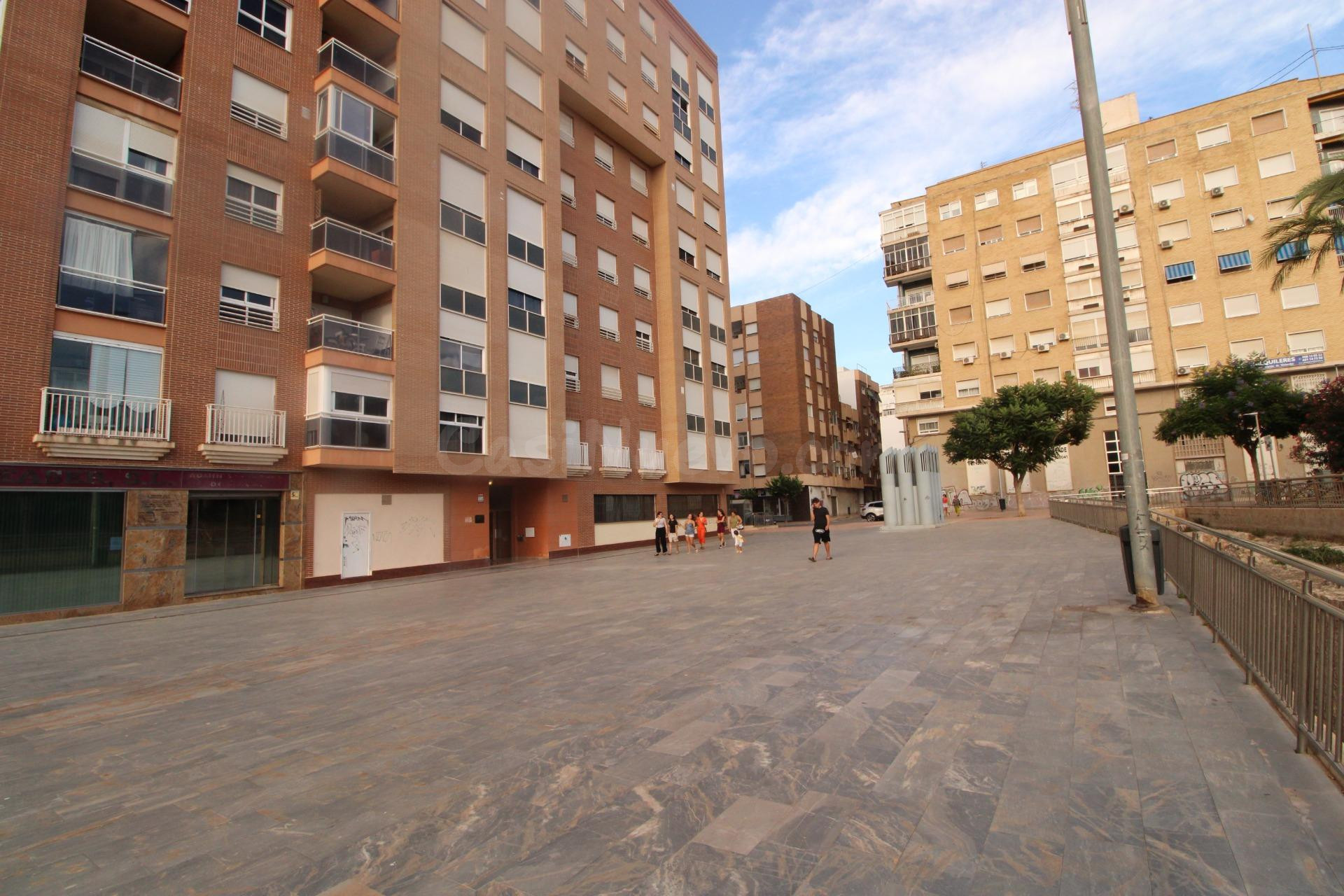 🌟 Tu negocio en plena Calle Carlos III 🌟