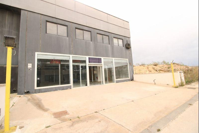 Nave industrial funcional en Polígono Cabezo Beaza