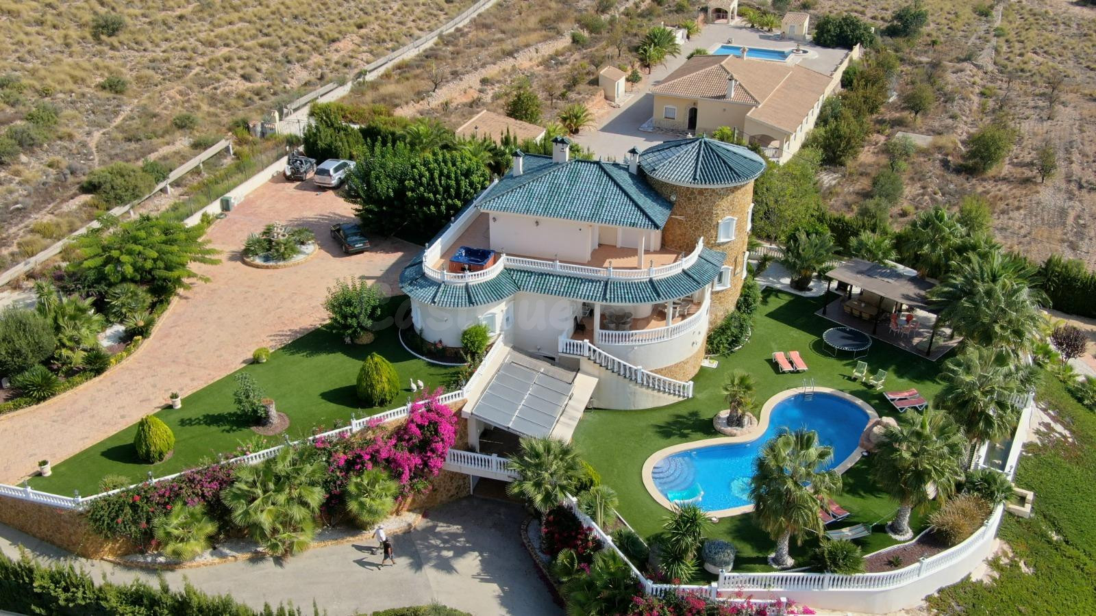 Villa de ensueños en Hondon de las Nieves