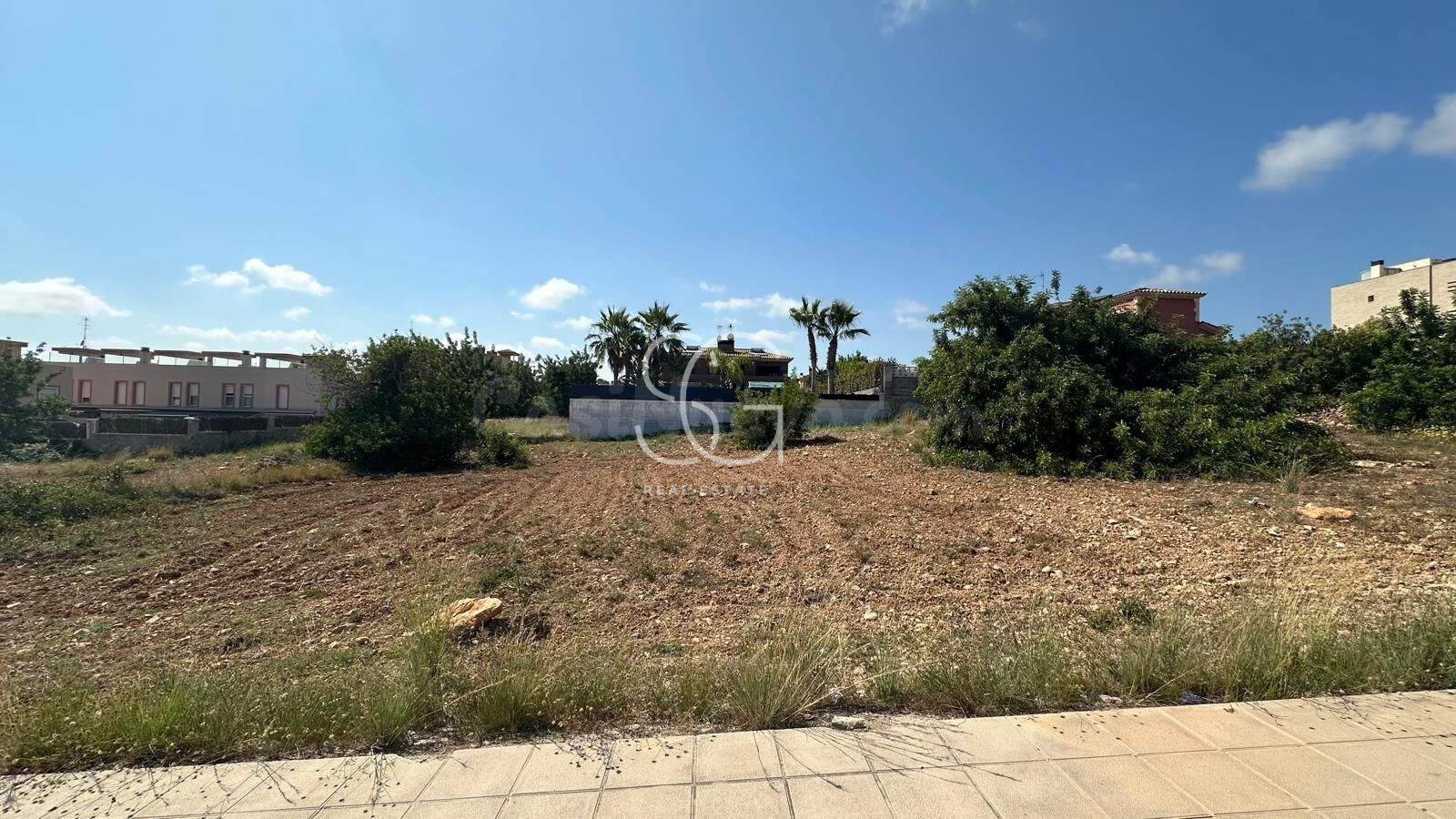 Venta de Parcela de 800 m2 en El Francaset, Roda de Berà.