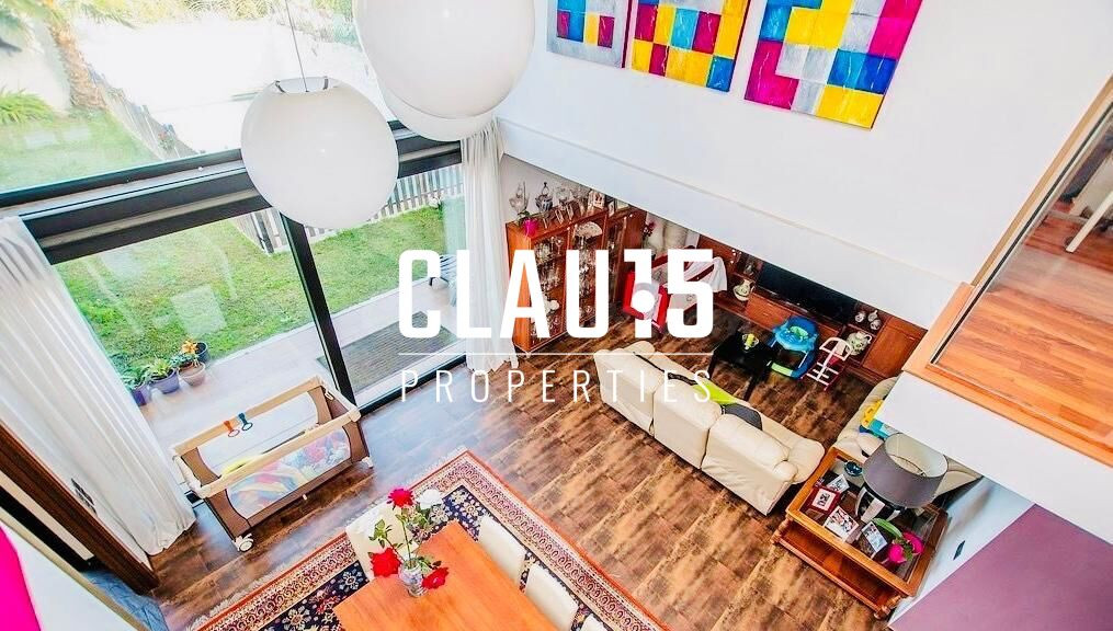 Casa en venta en el centro de Argentona con jardín, piscina, ascensor y terraza