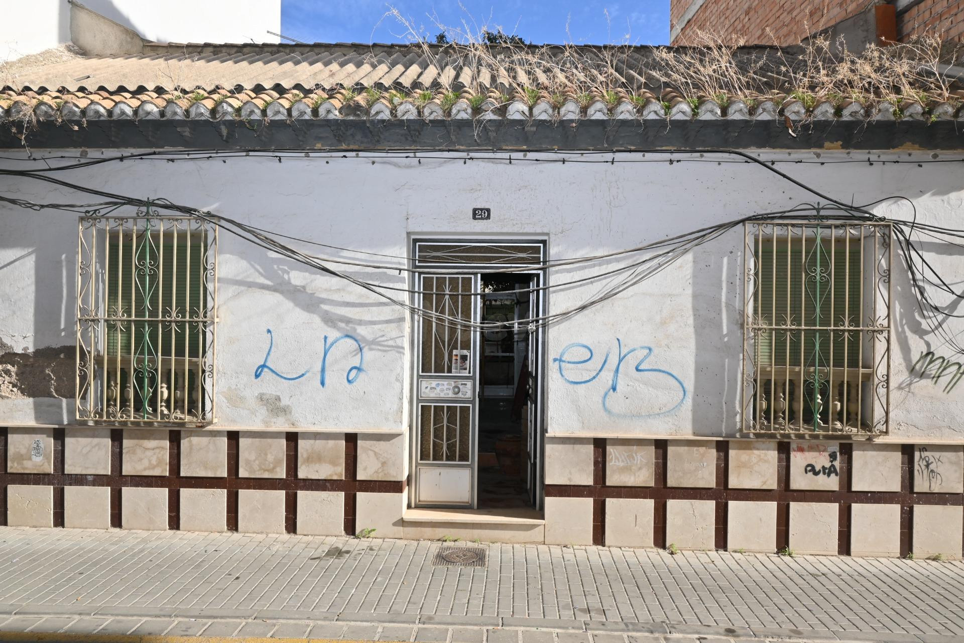 CASA  EN MARACENA PARA REFORMAR O PARA DERRIBAR DE 175 METROS DE SUPERFICIE !!!