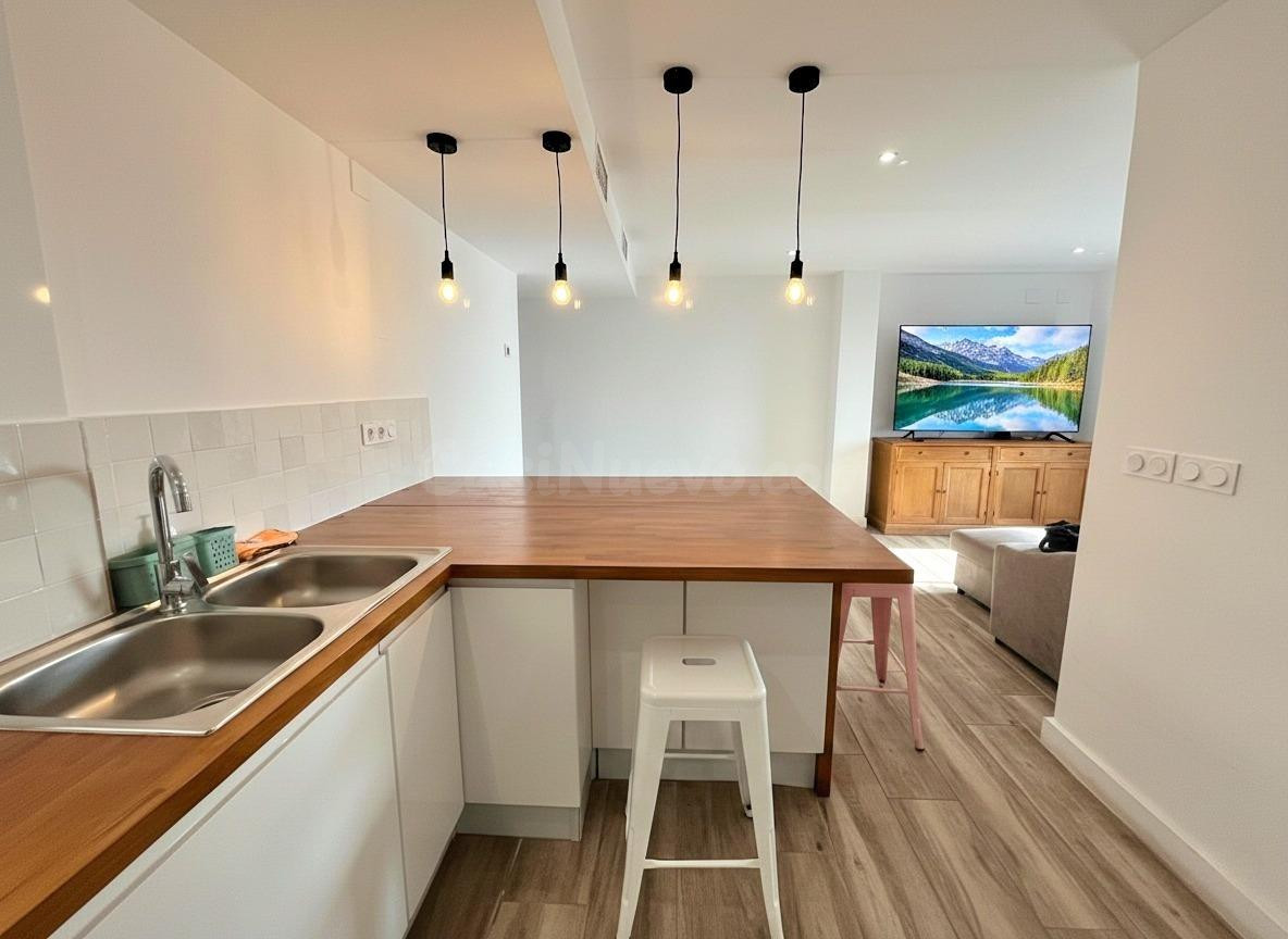 EN VENTA PISO TOTALMENTE REFORMADO EN LA ZONA DE BOSCA -BURR - foto 2