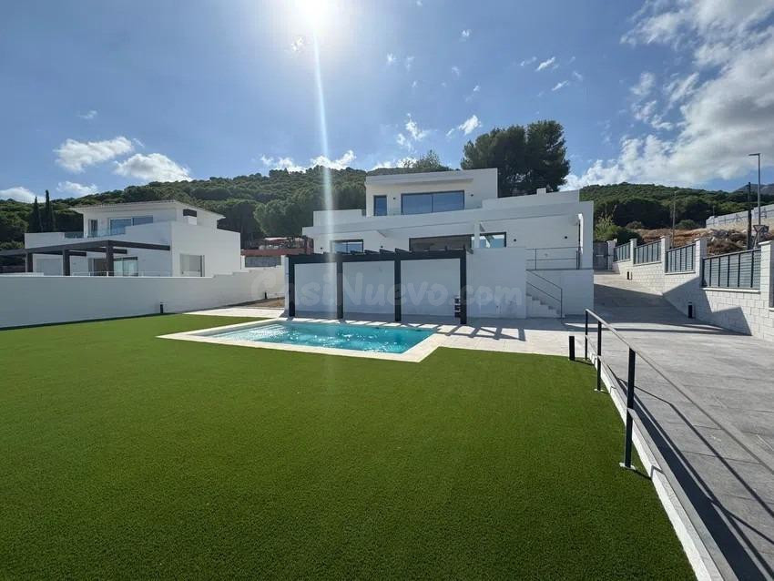 Exclusiva Villa de Lujo con Magníficas Vistas en Pinos de Alhaurín