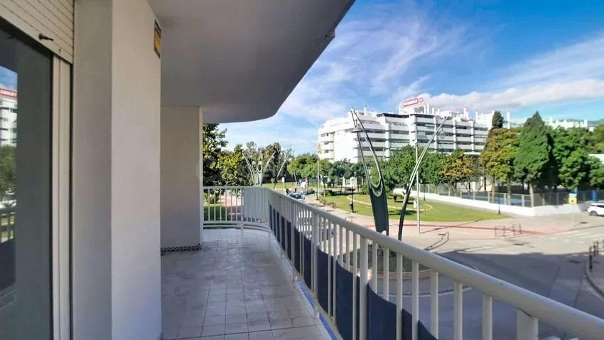 Extraordinario apartamento en esquina de 3 Dormitorios junto al Mar – ¡Ubicación Inmejorable!
