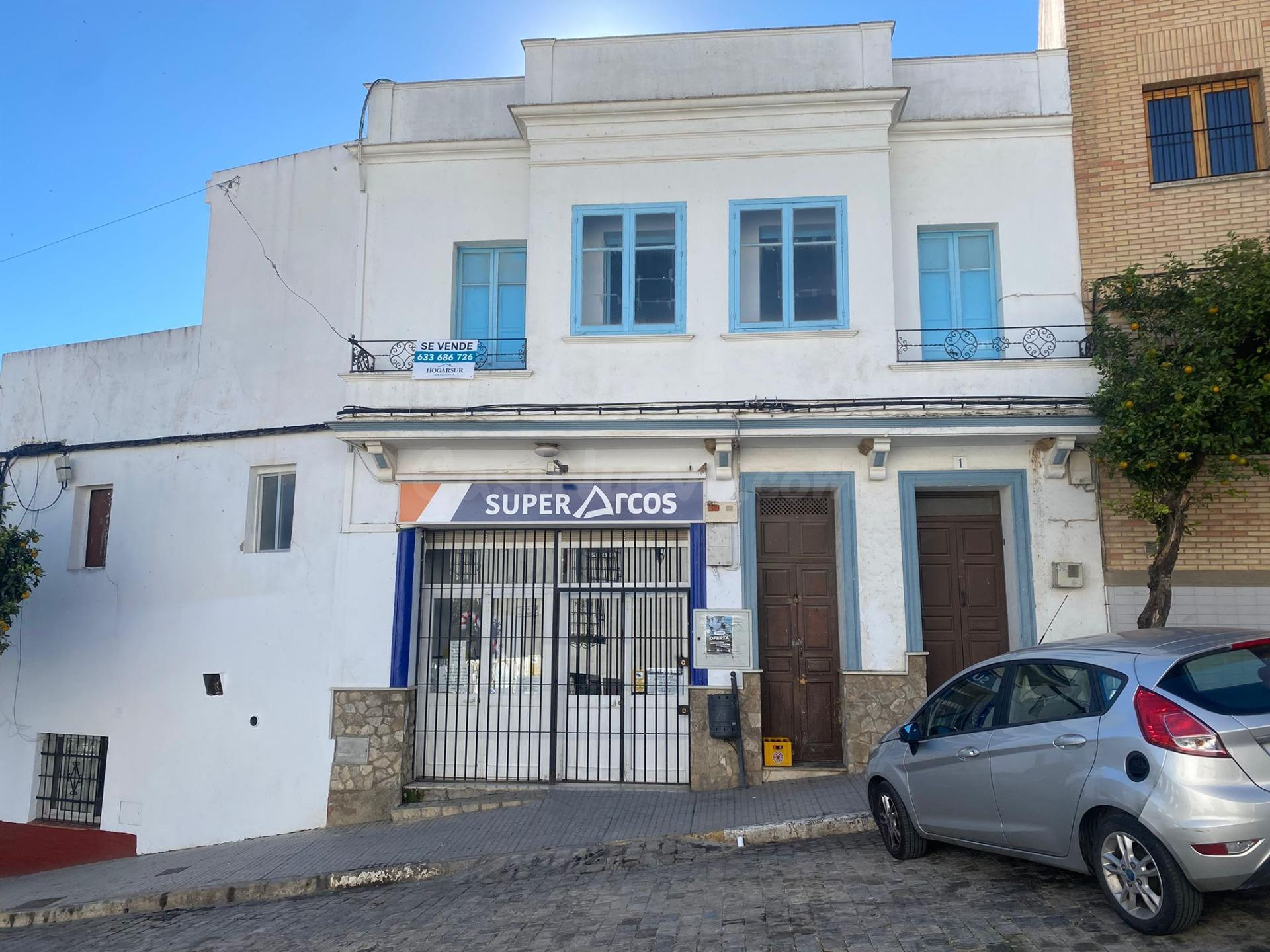 Oportunidad de Inversión y Vivienda en Ubicación Estratégica en Alcalá de los Gazules