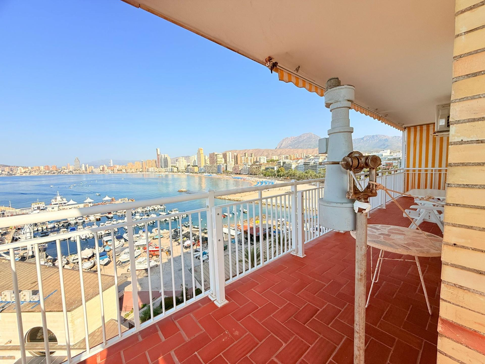 Magnifico piso de Equina en Primera Linea de Playa - Benidorm