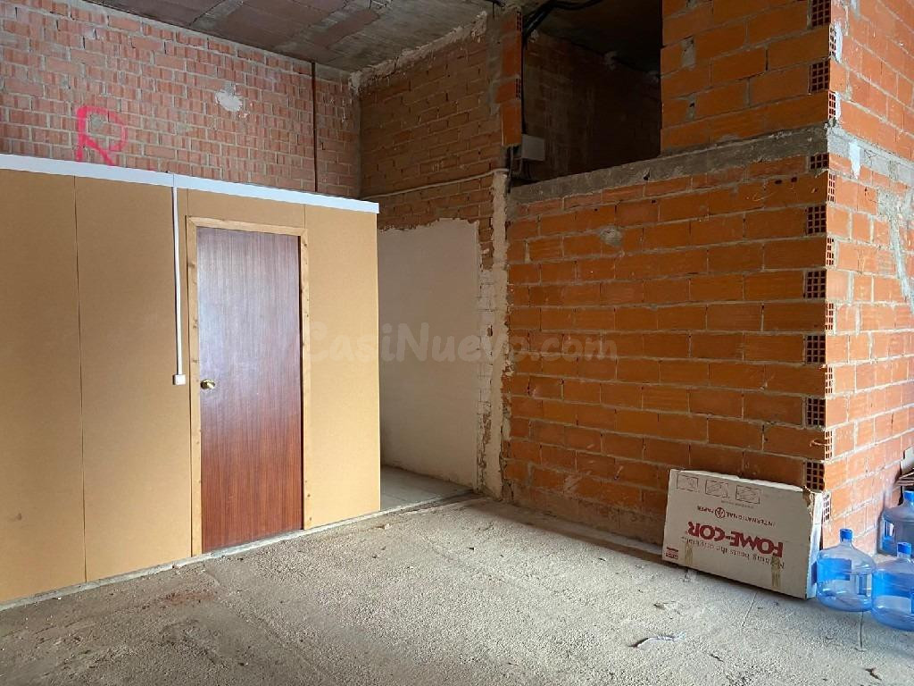 Local comercial en Vila-real zona Piscinas
